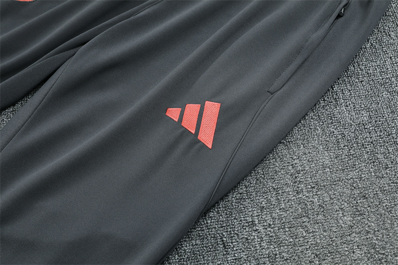 2025/2026 Bayern Munich Half Zip Suit (Adult kit)