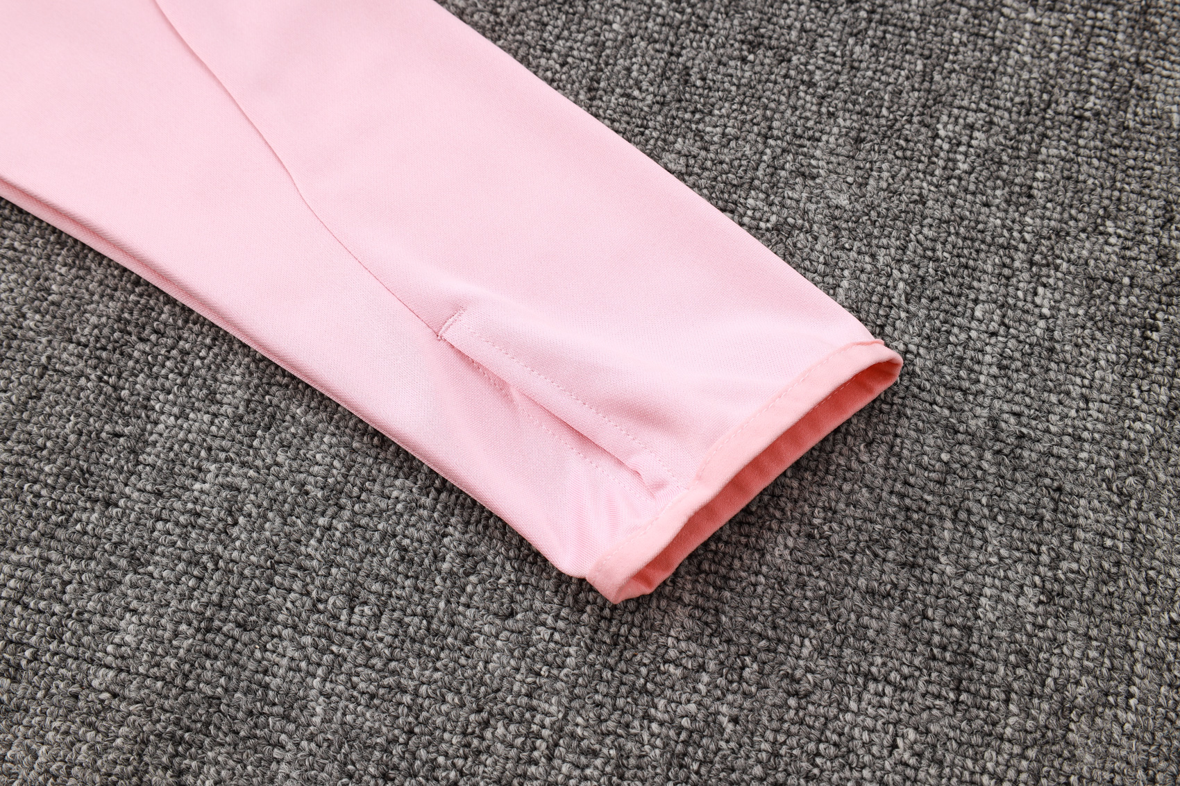 2024/2025 Real Madrid Pink Adult Half Zip Training Kit (Adult Kit)