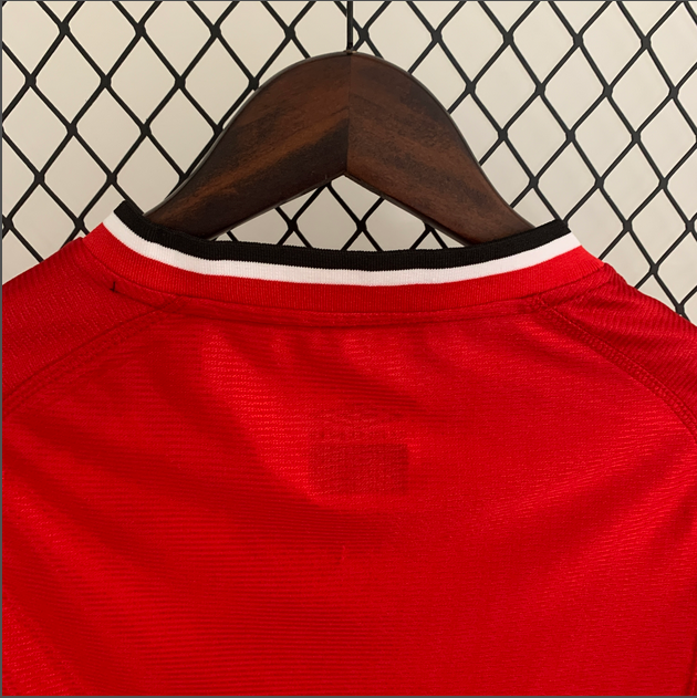 00/02 Manchester United  Home  Retro football  soccer  jersey