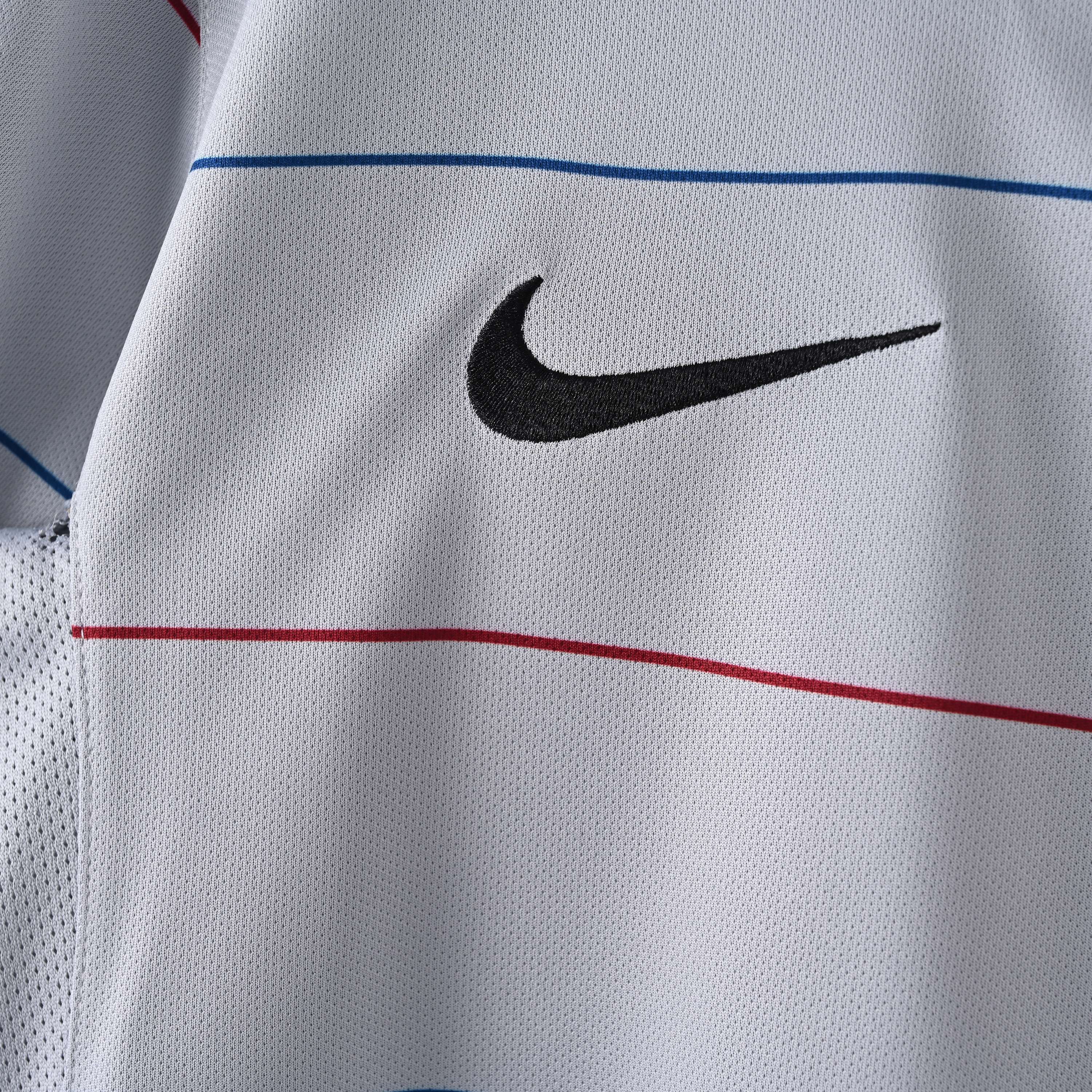 2003/2004 Barcelona Away Retro Football Shirt