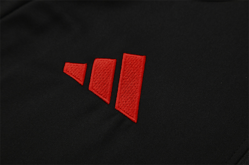 2025/2026 Liverpool Black Adult Half Zip Training Suit (Adult Kit)