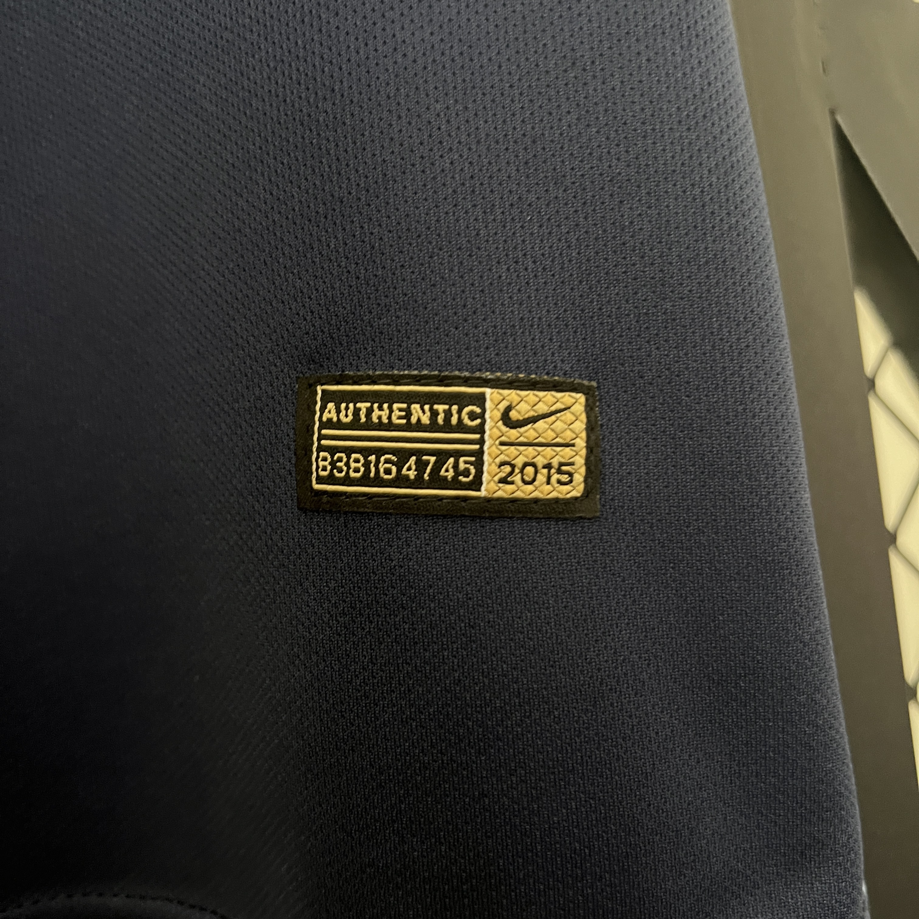 2015/2016 Manchester City Retro Away Football Shirt