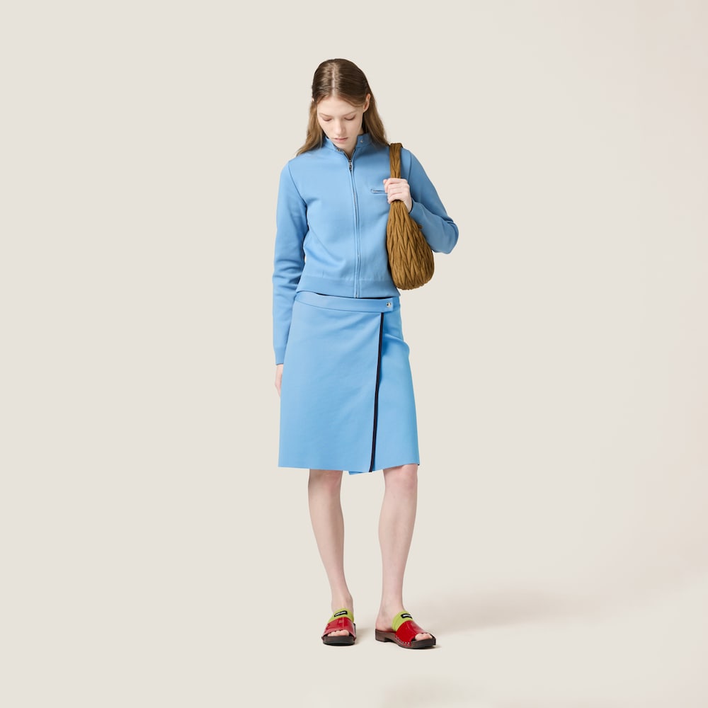 Technical yarn skirt