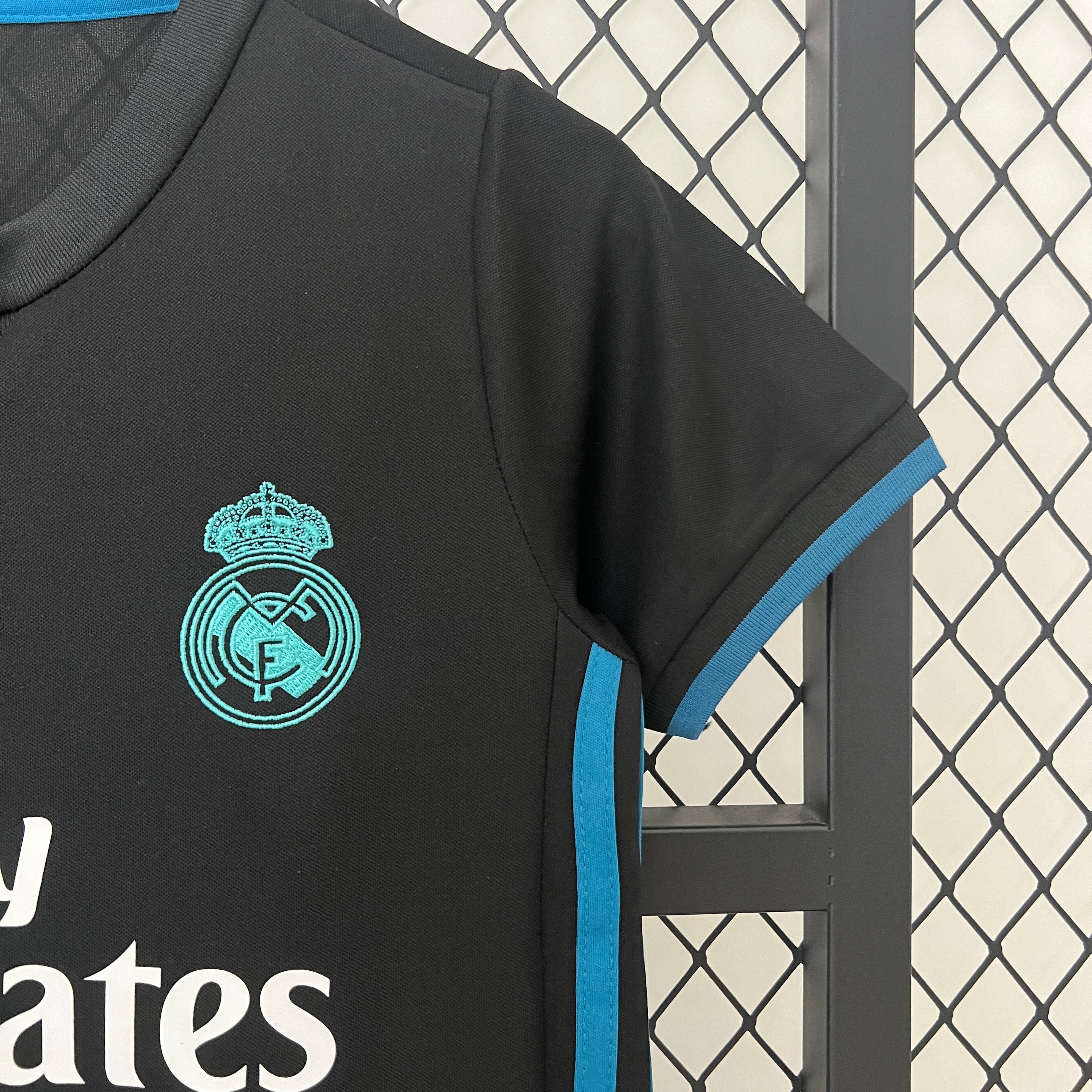 2017/2018 Real Madrid Away Retro Kids Set
