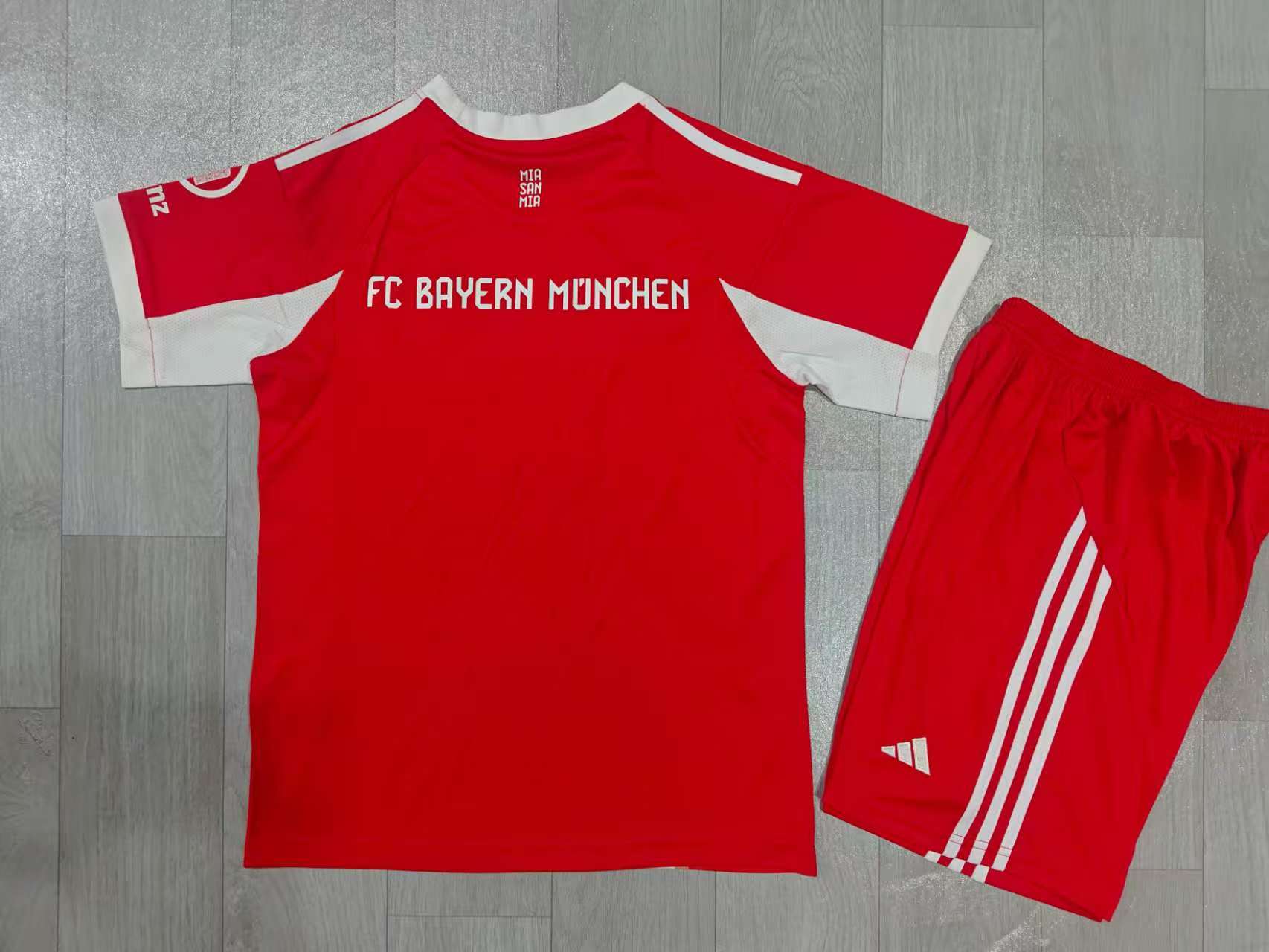 2025/2026 Bayern Munich Home Football shirt (Kids Kit socks)