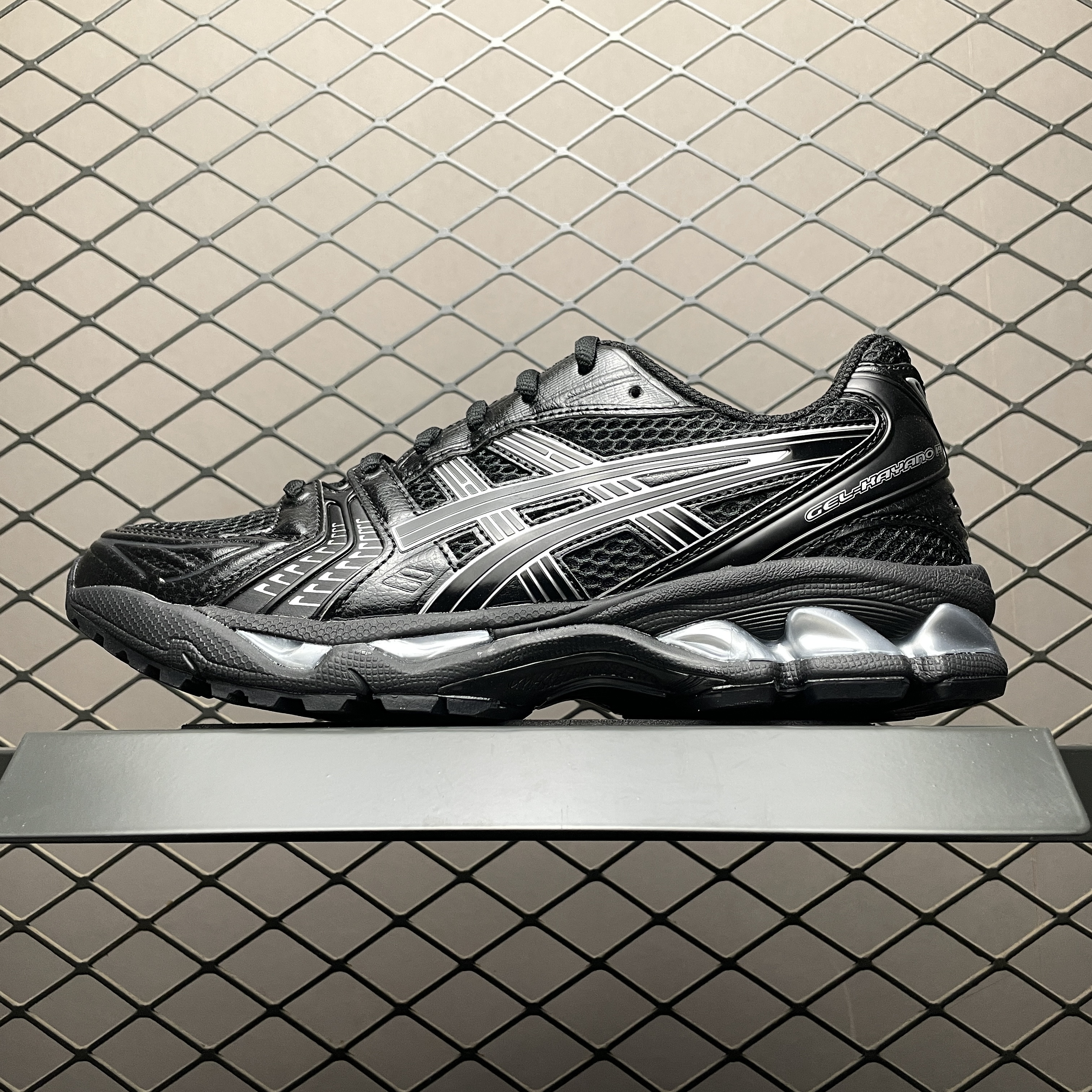 Asics GEL-Kayano 14