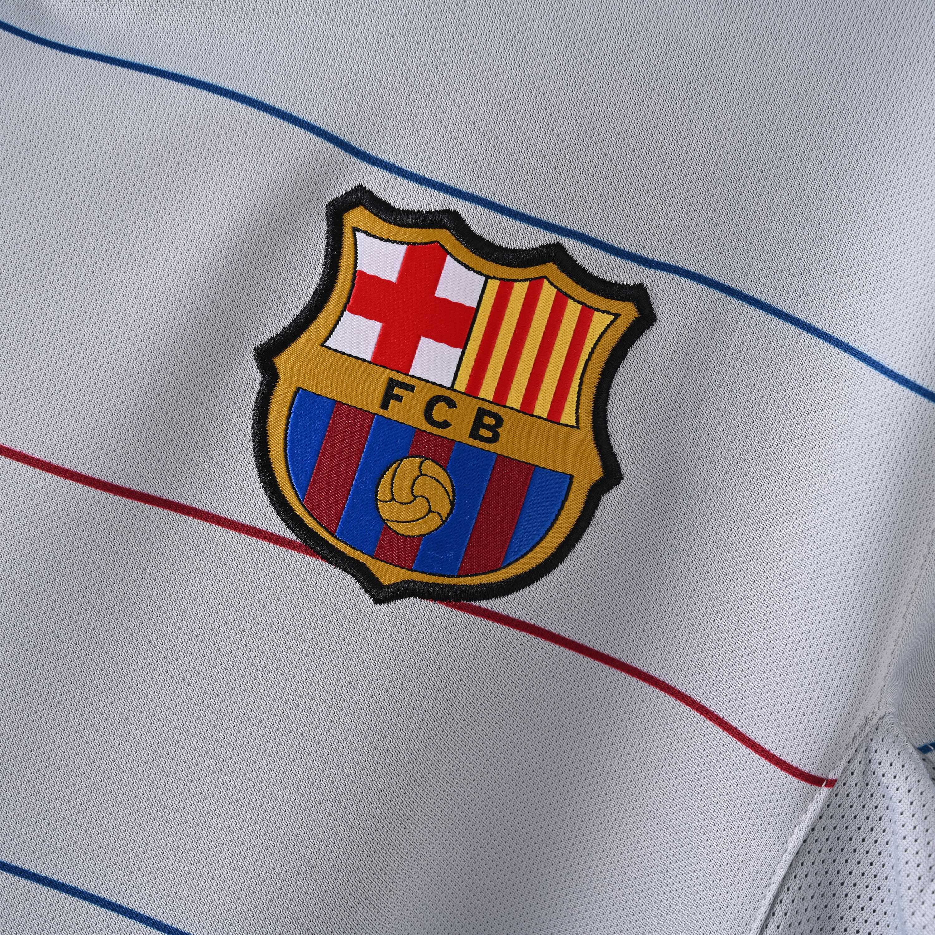 2003/2004 Barcelona Away Retro Football Shirt