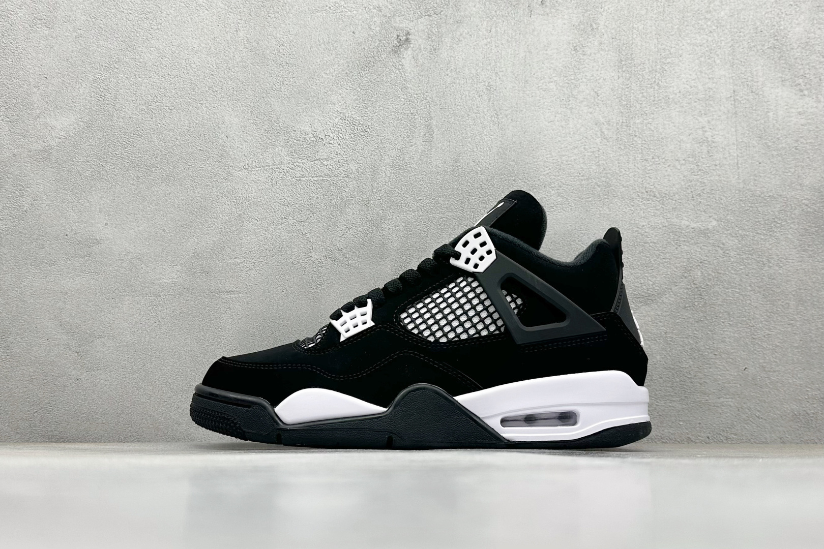 Nike Air Jordan AJ4