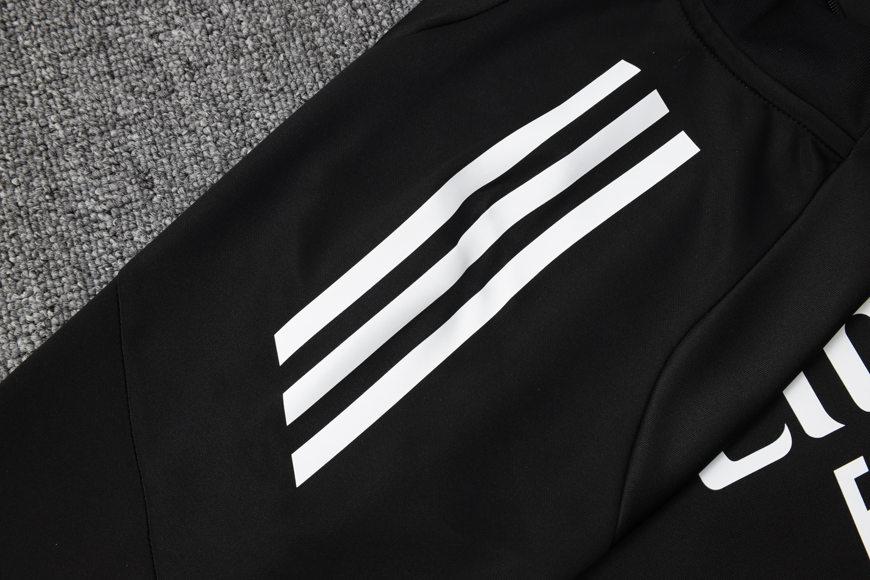 2024/2025 Real Madrid Black Adult Half Zip Training Kit (Adult Kit)