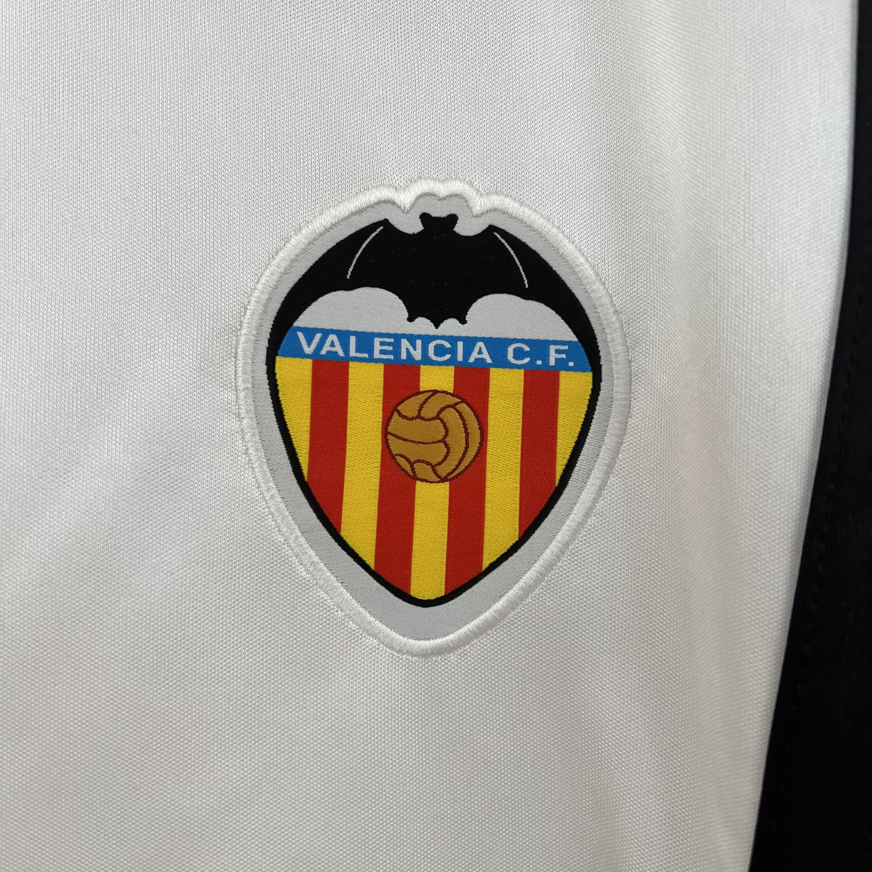 2000/2001 Valencia Home Retro Football Shirt