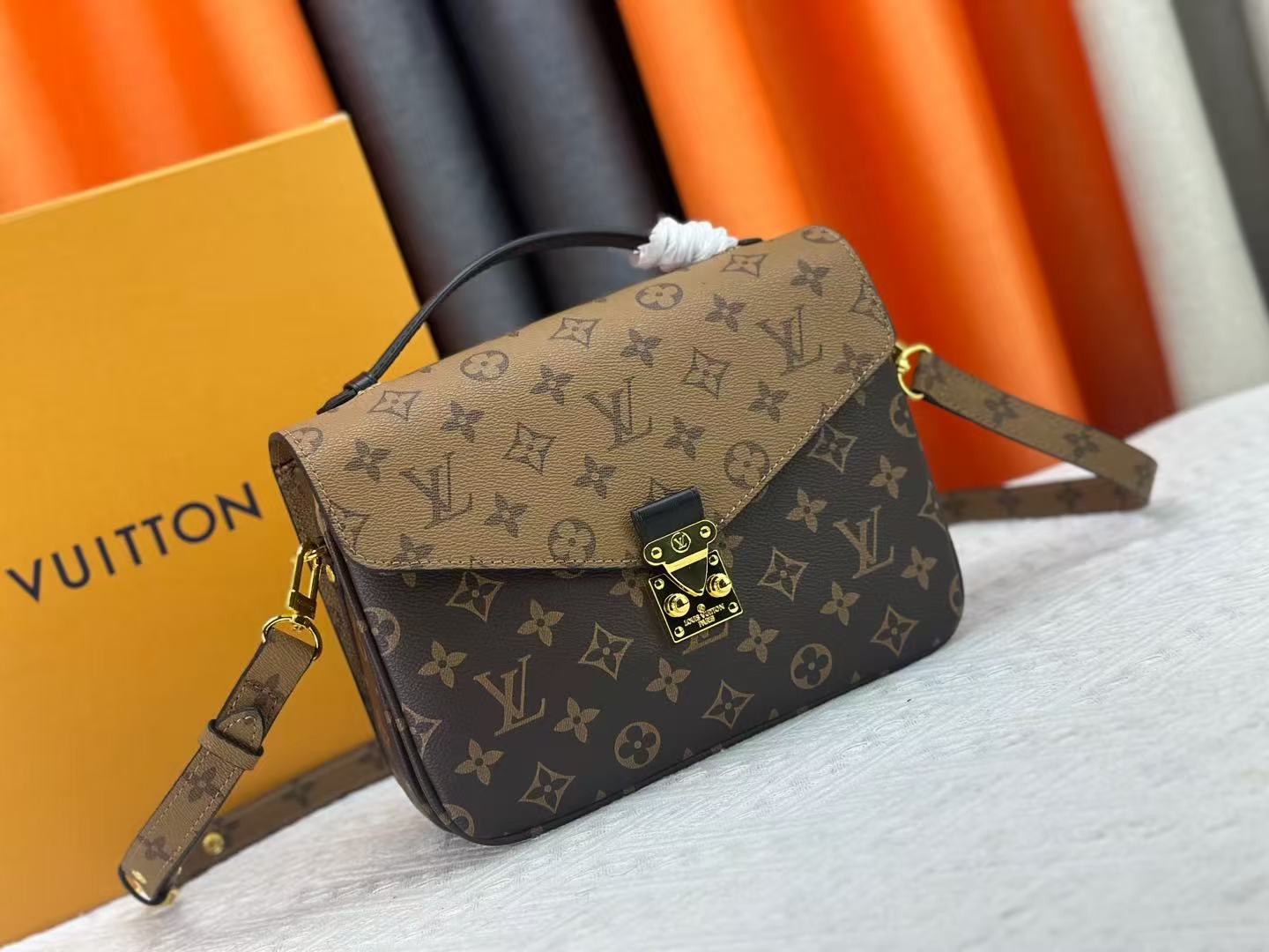 Louis Vuitton Pochette Metis