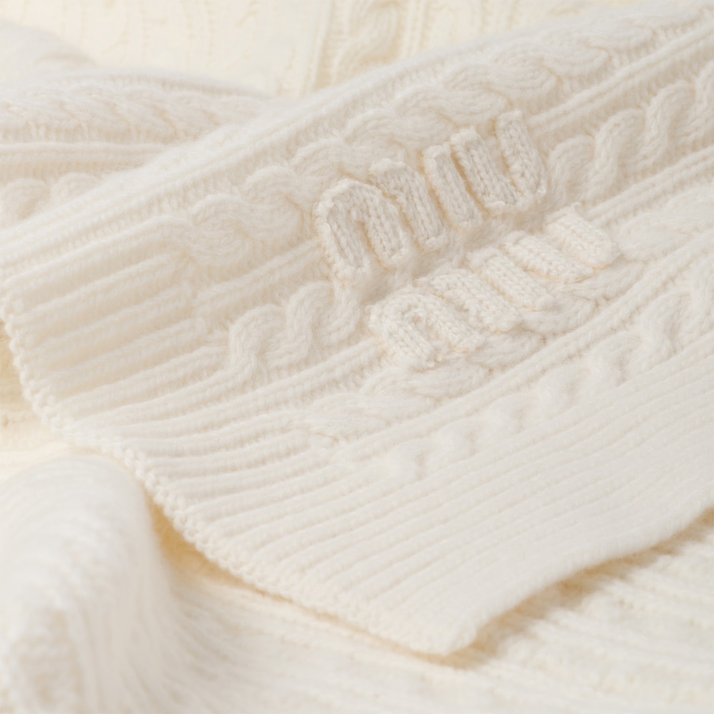 Wool and cashmere throw