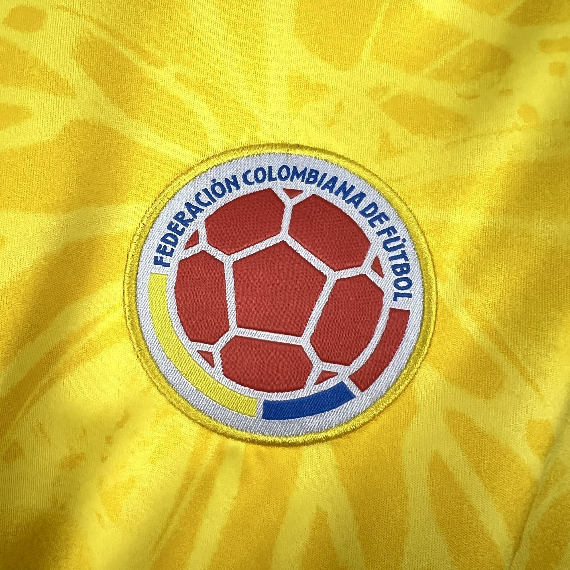 2026 Colombia Home Long-Sleeve Football Jersey (Fan Edition)