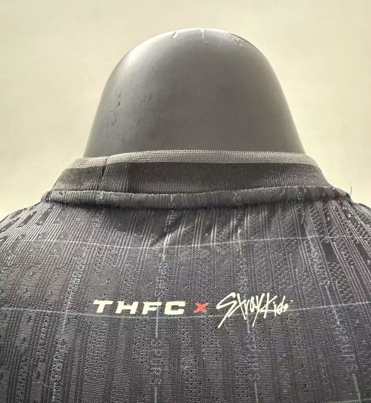 2025/2026 Tottenham Hotspur THFC x Stray Limited Edition Away Football Shirt（Player）