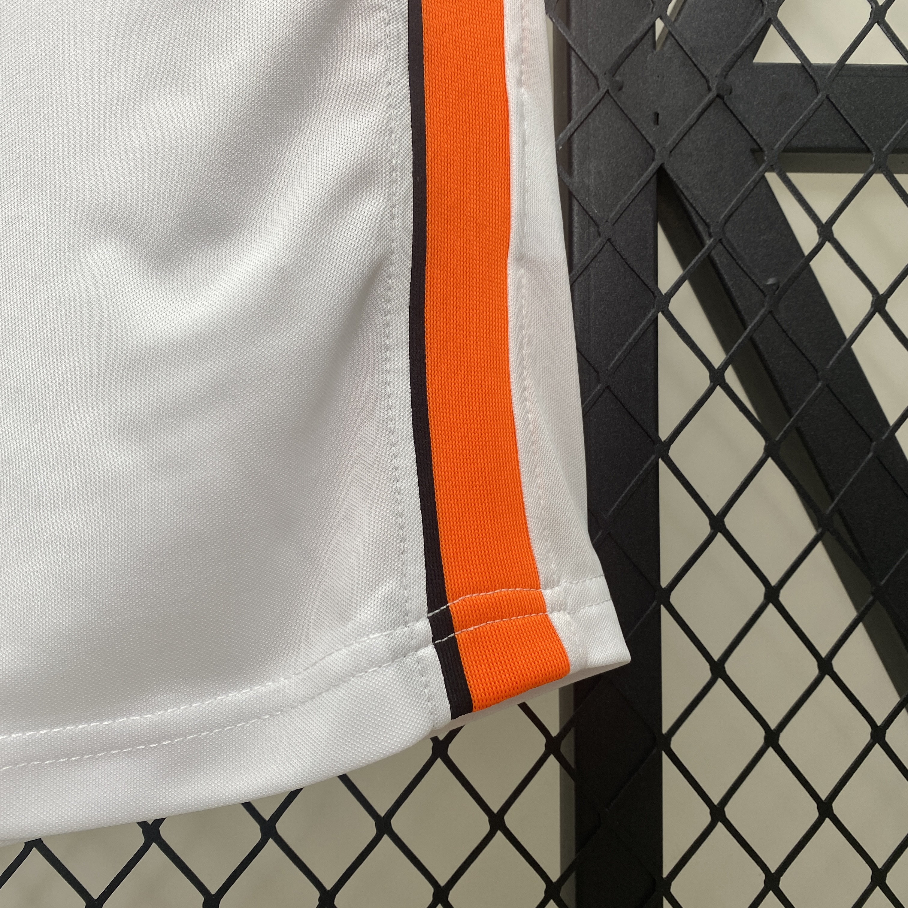 2006/2007 Valencia Home Retro Football Shirt