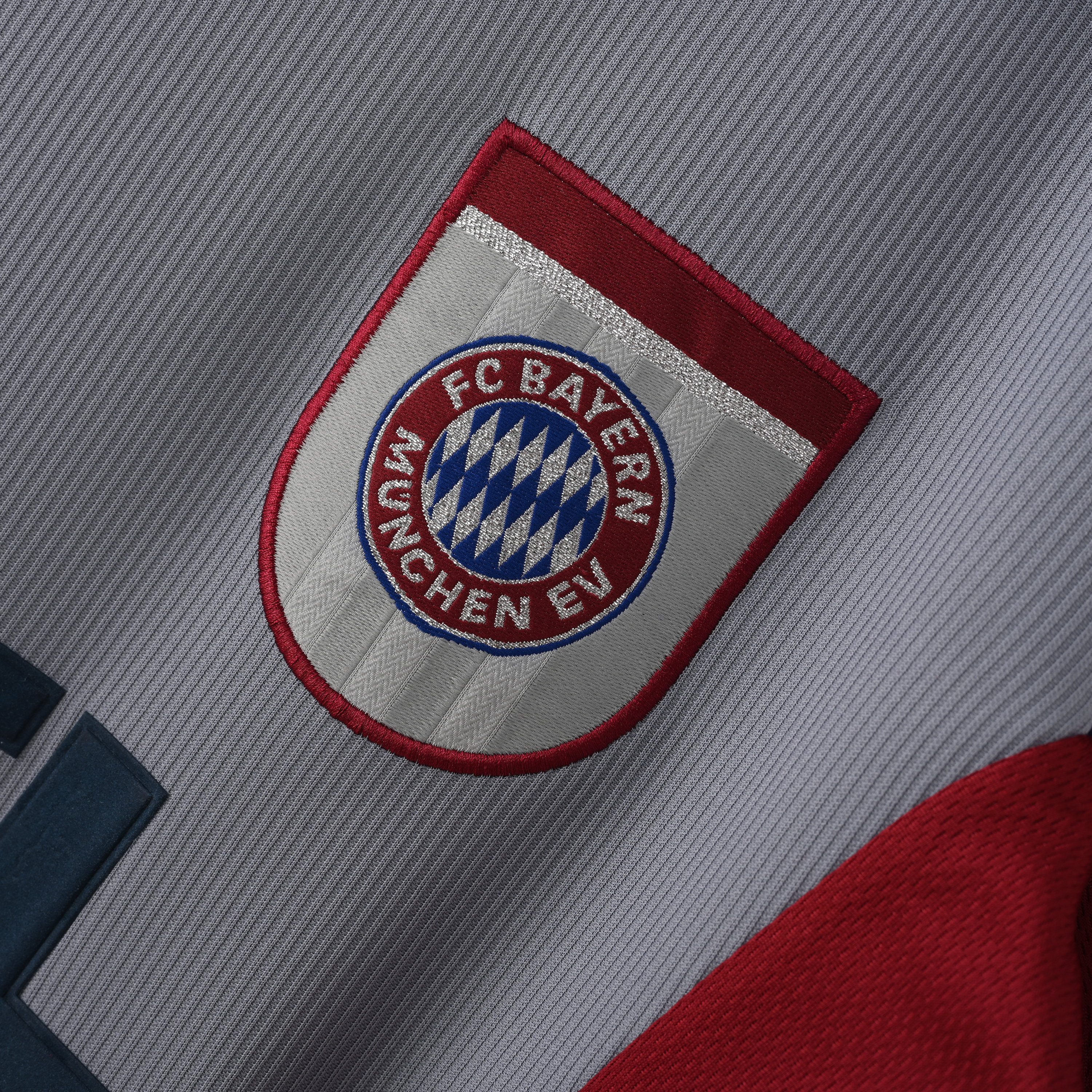 1998/1999 Bayern Munich Away Retro Football Shirt