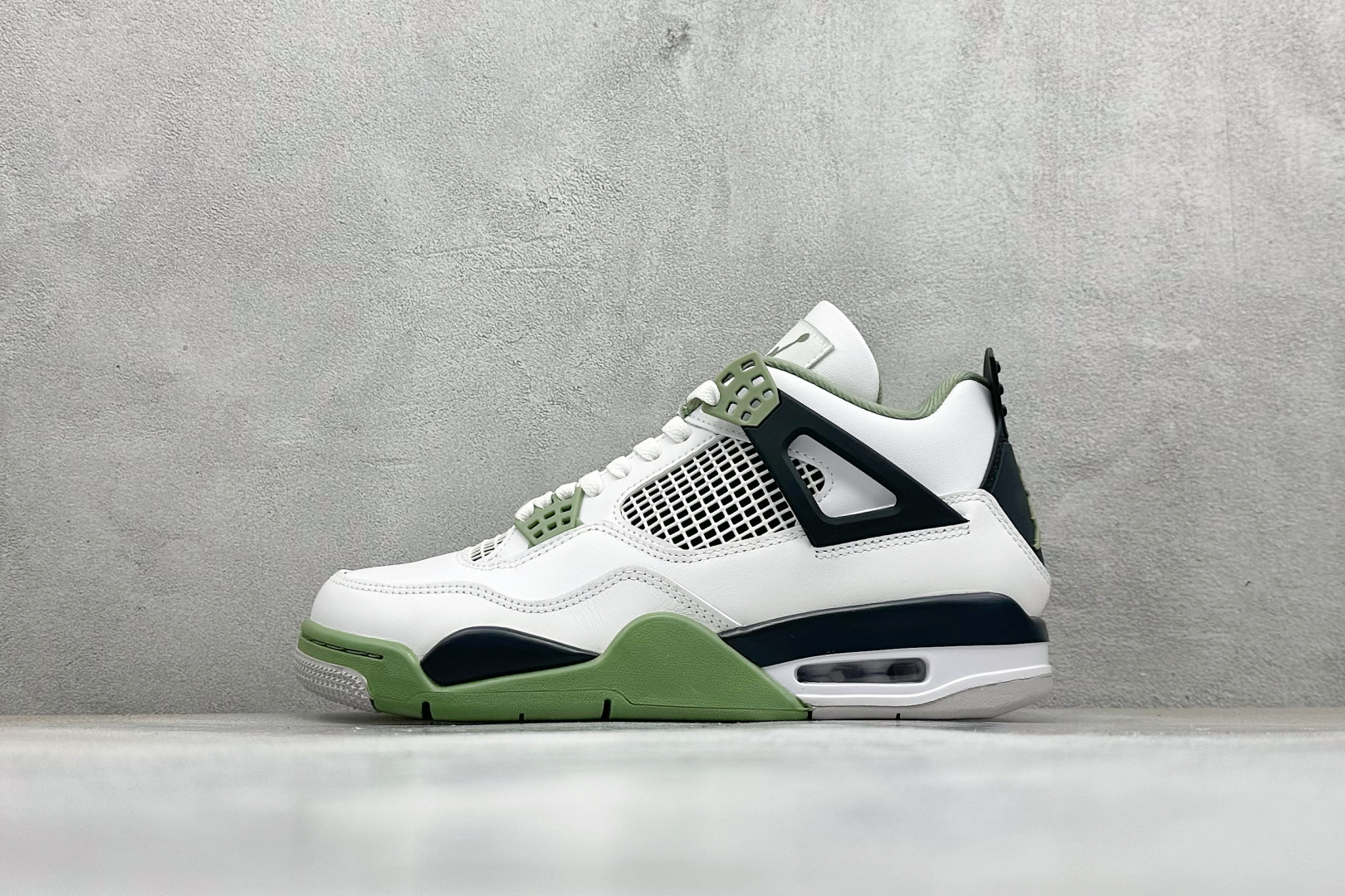 Nike Air Jordan AJ4