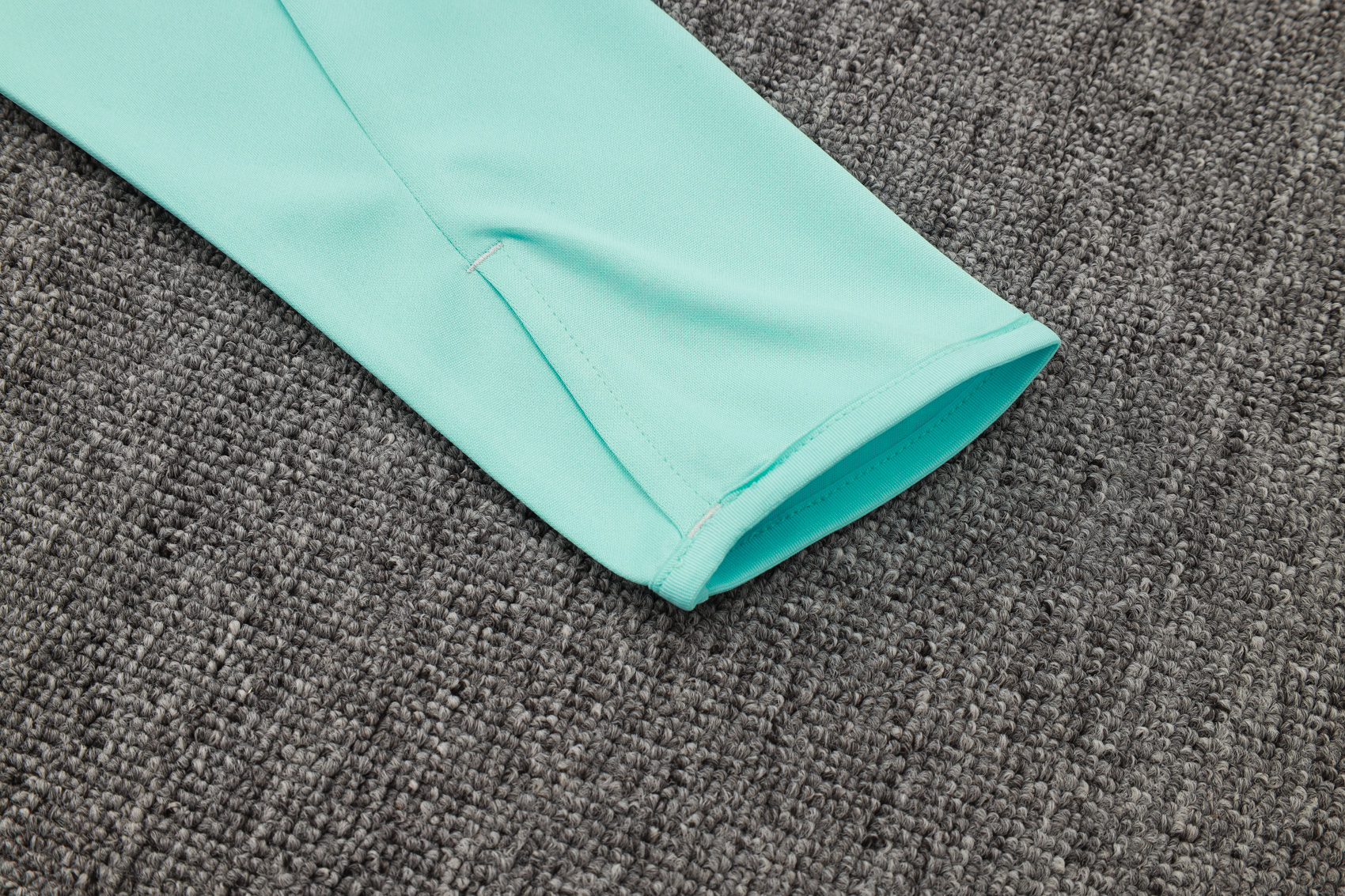 2024/2025 Real Madrid Light Green Adult Half Zip Training Kit (Adult Kit)