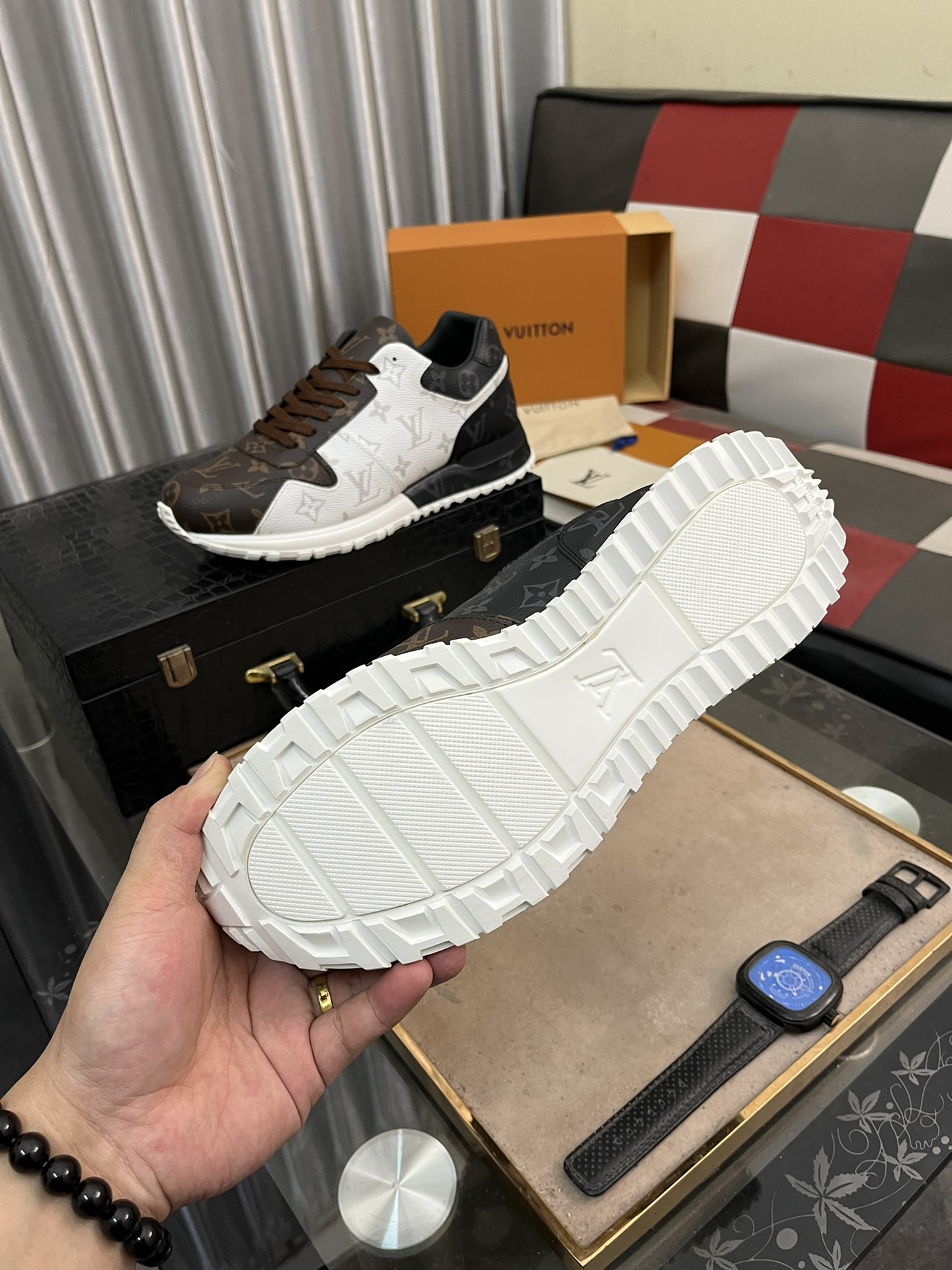 LV Louis vuitton Run Away