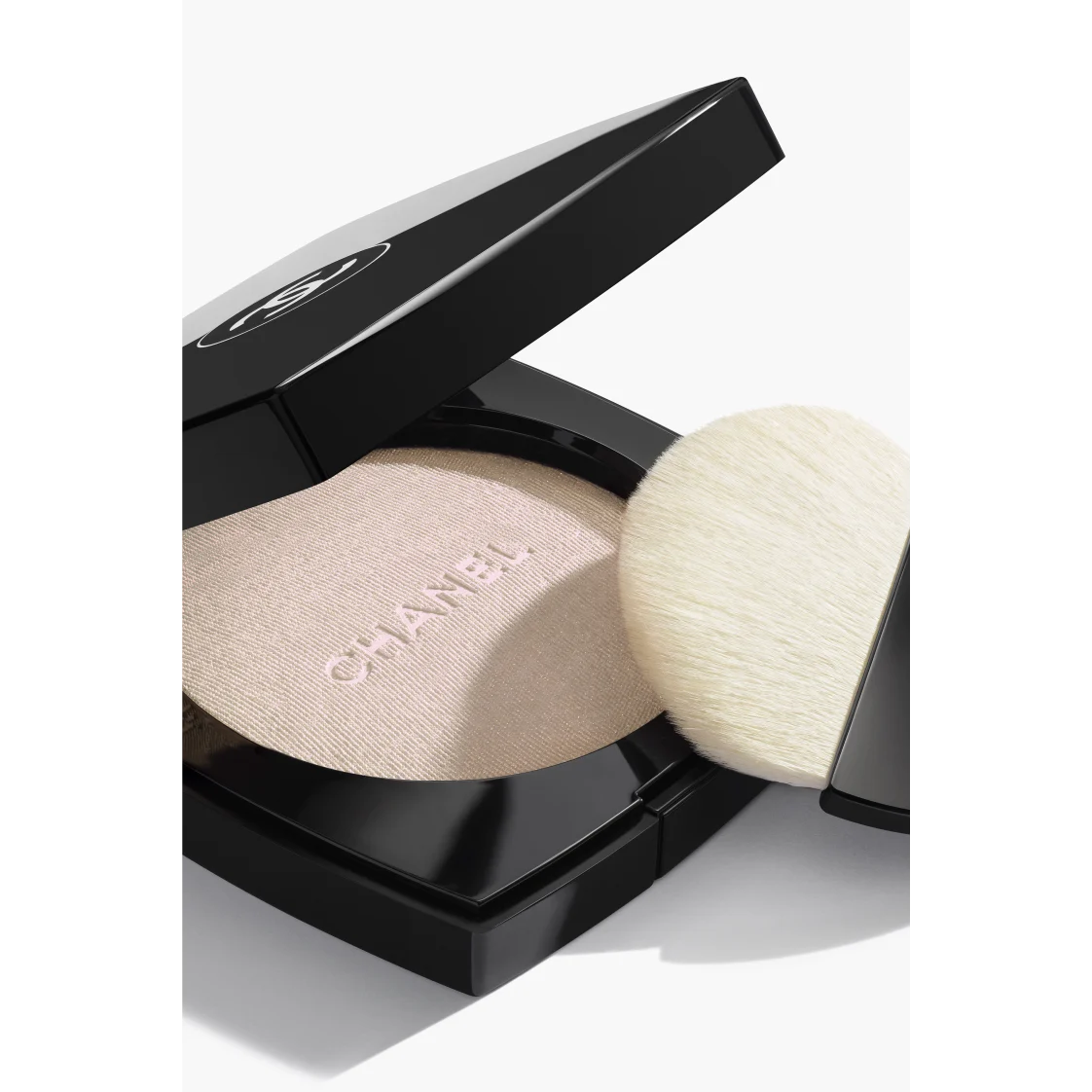 Chanel POUDRE LUMIÈRE Highlighting Powder
