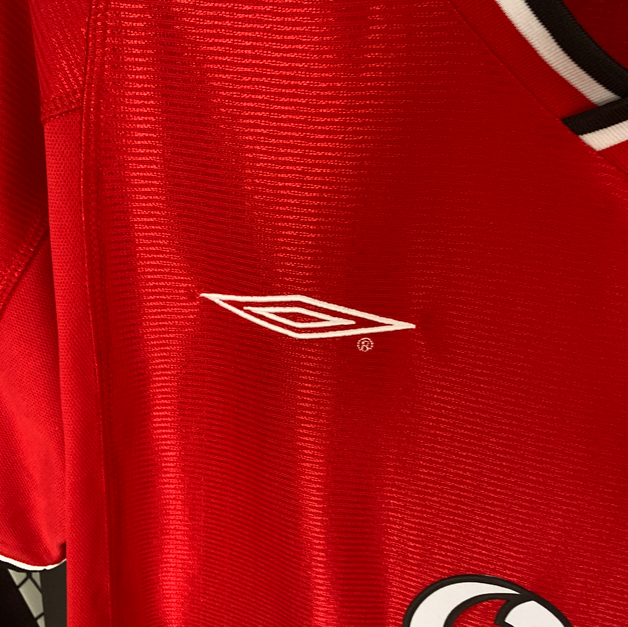 00/02 Manchester United  Home  Retro football  soccer  jersey