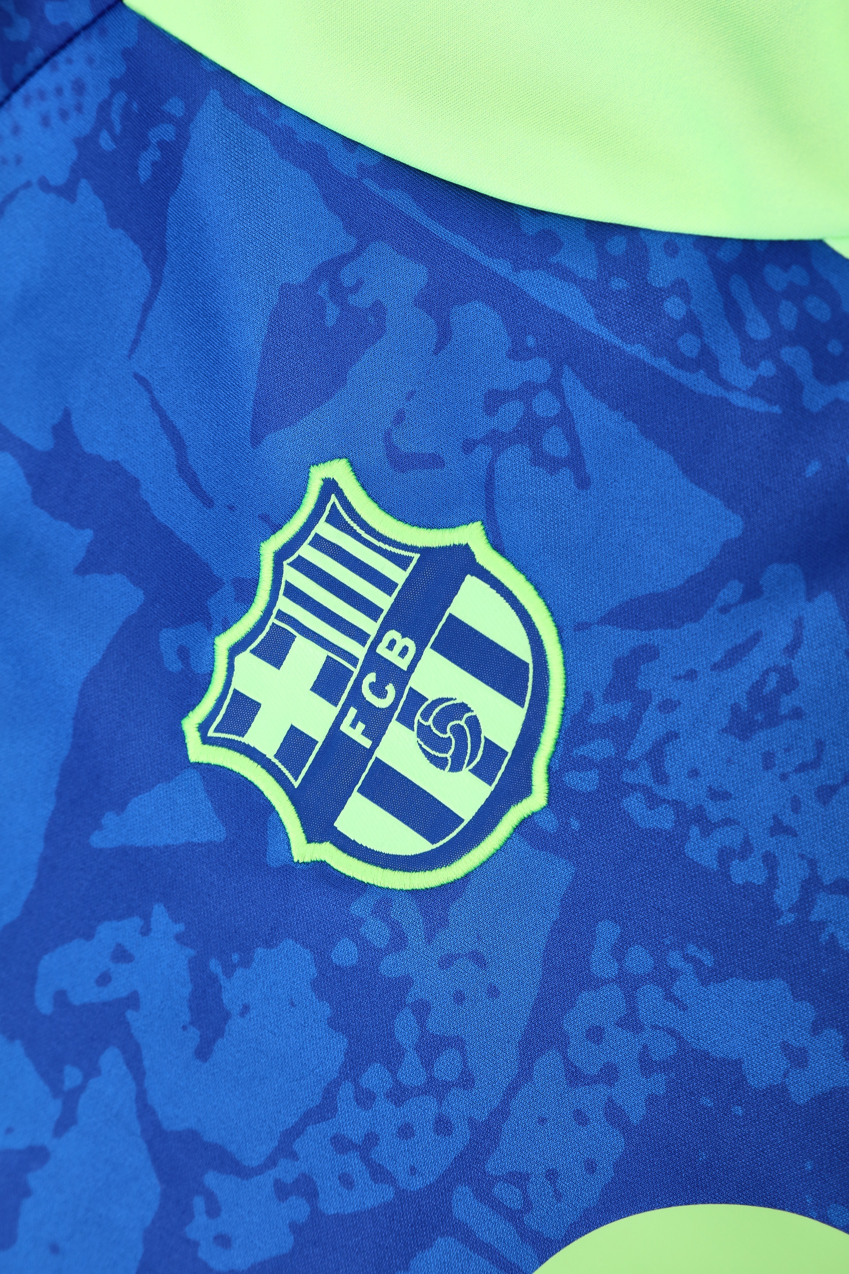 2025/2026 Barcelona Adult Long Sleeve Hood Kit