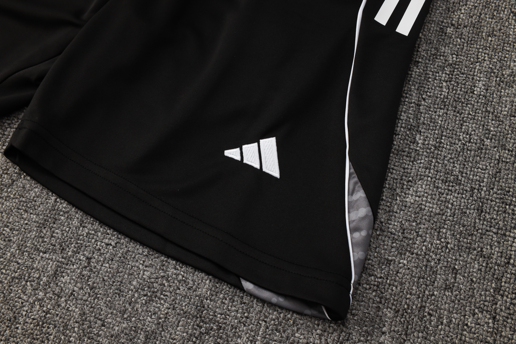 2025/2026 Real Madrid black adult vest training suit (Adult Kit)