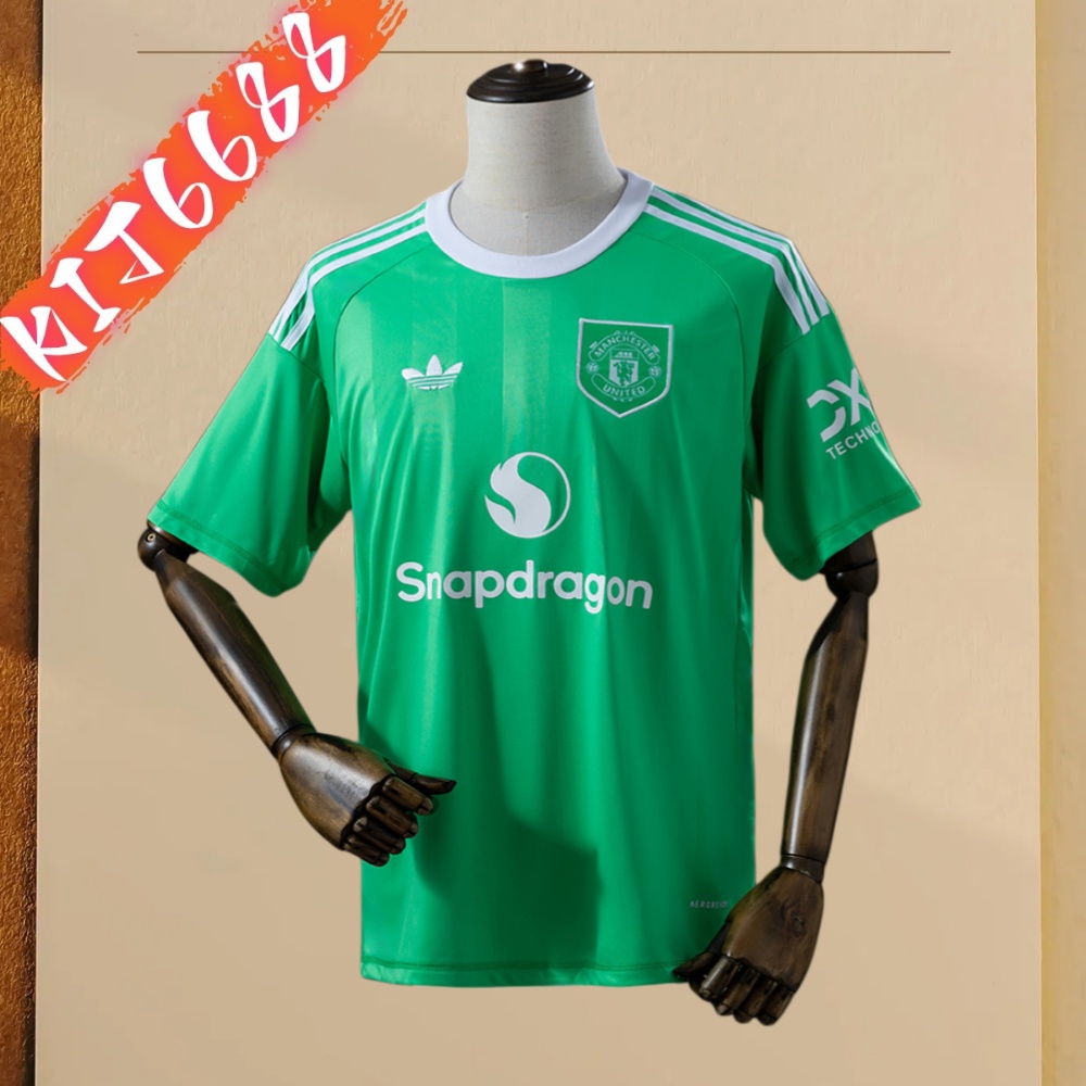2026 Manchester United goalkeeper   Football Shirt (Fans Edition)