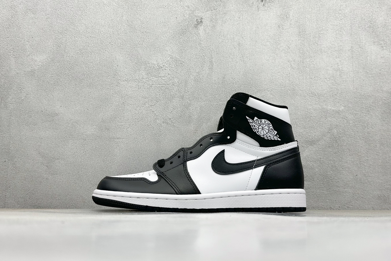 Nike Air Jordan 1