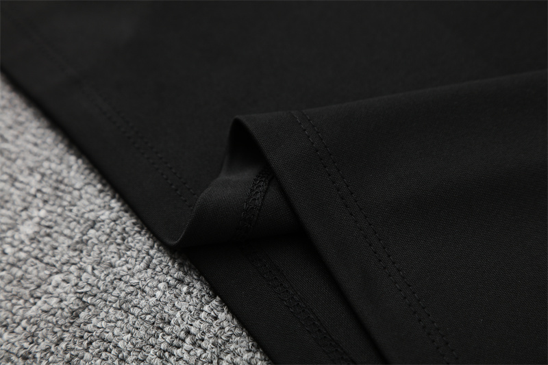 2025/2026 Liverpool Black Adult Half Zip Training Suit (Adult Kit)