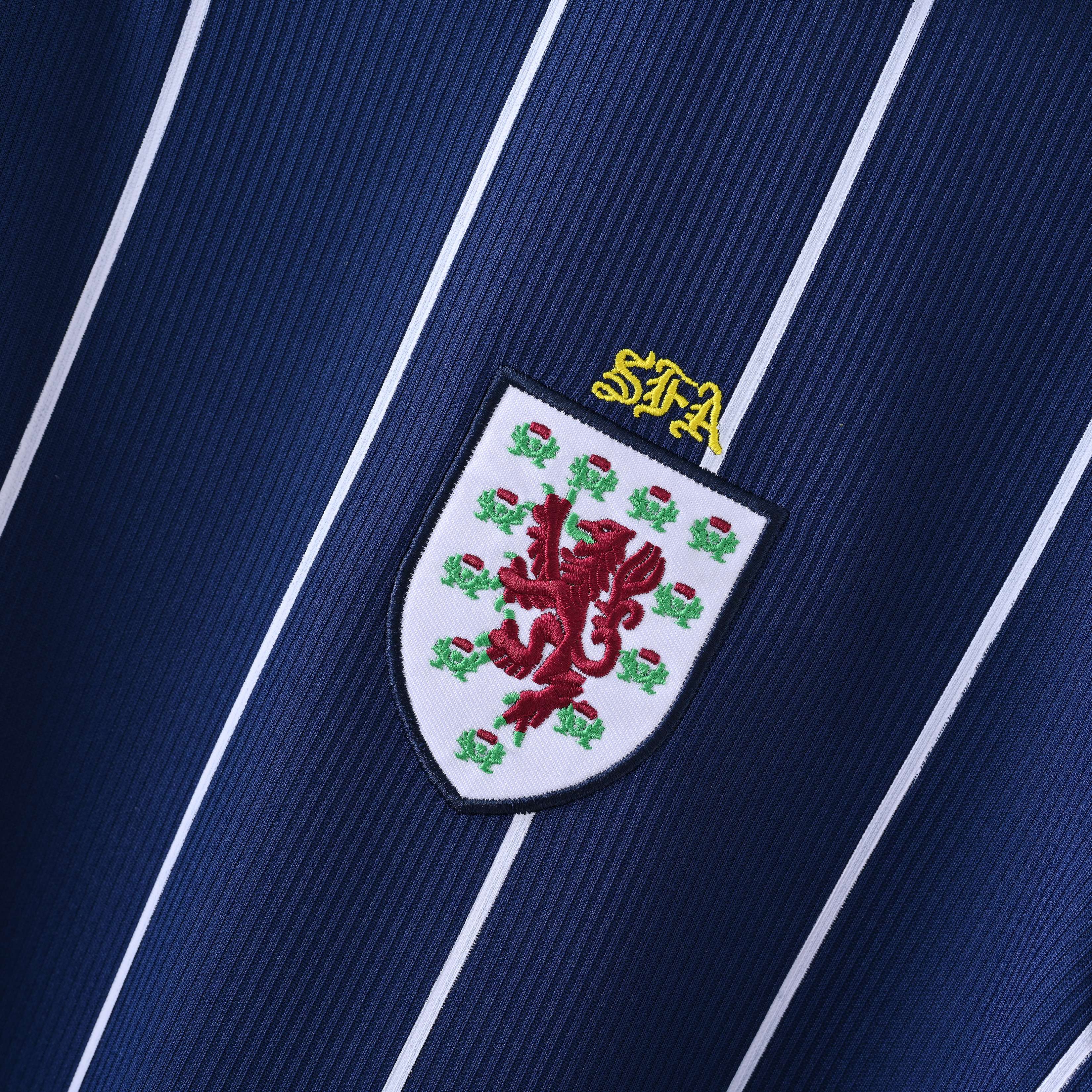 2002 Scotland home football shirt（Retro）