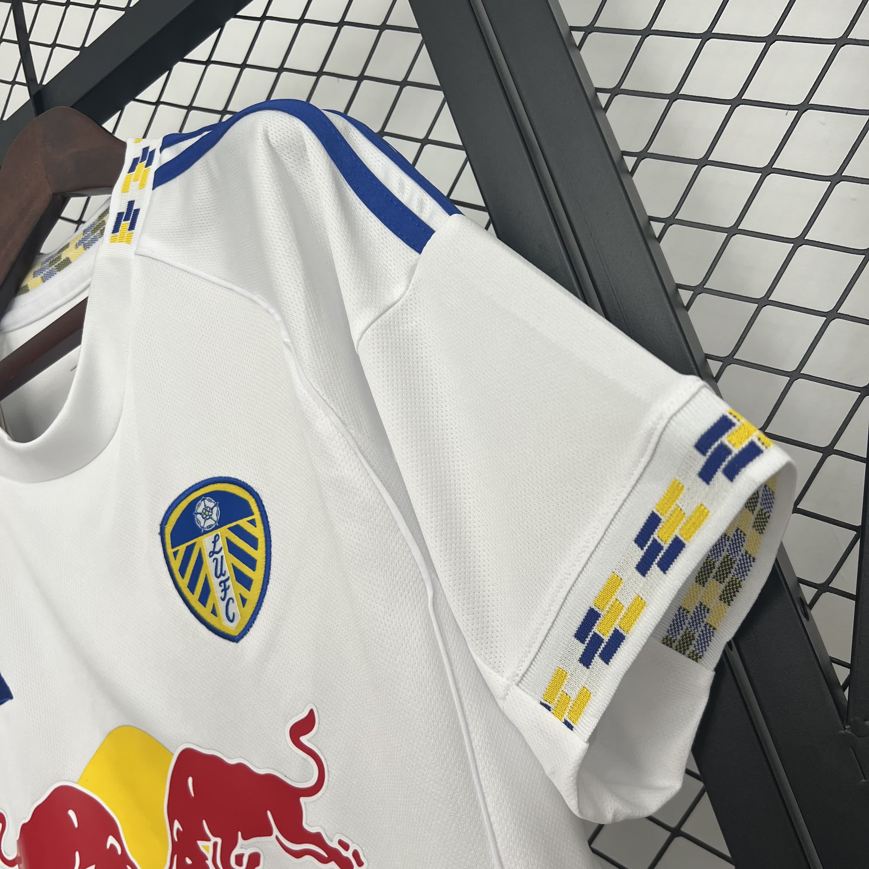 2025/2026 Leeds United Home Football Shirt (Fan Edition)