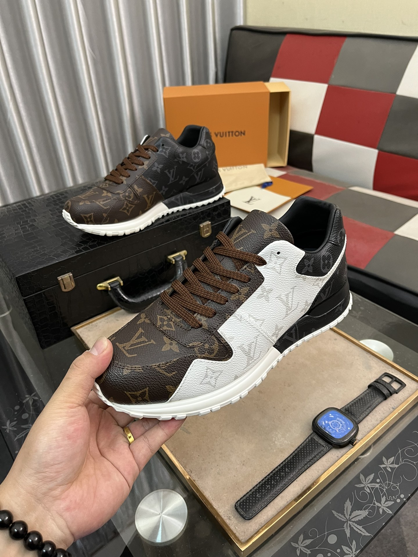 LV Louis vuitton Run Away