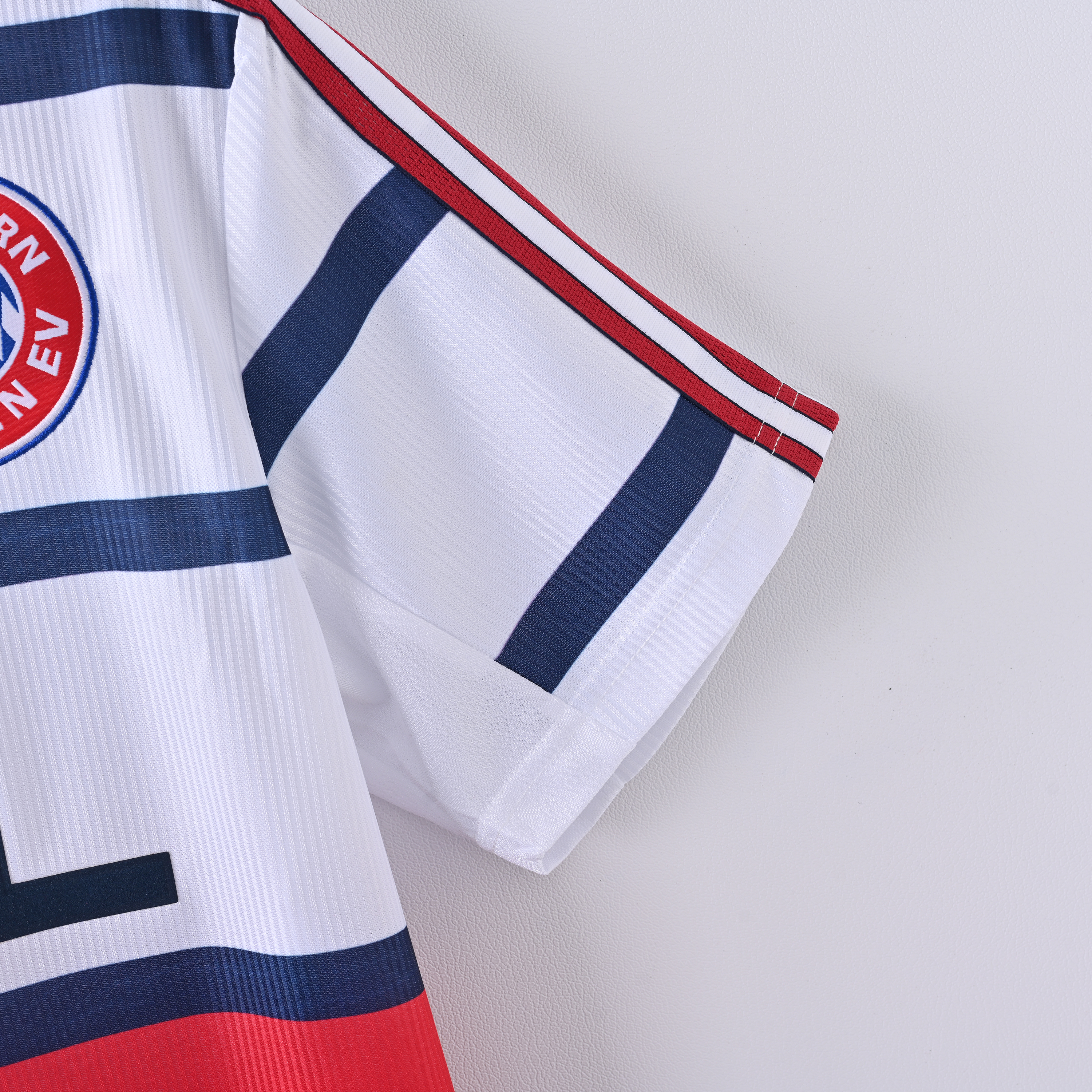 1998/2000 Bayern Munich Away Retro Football Shirt