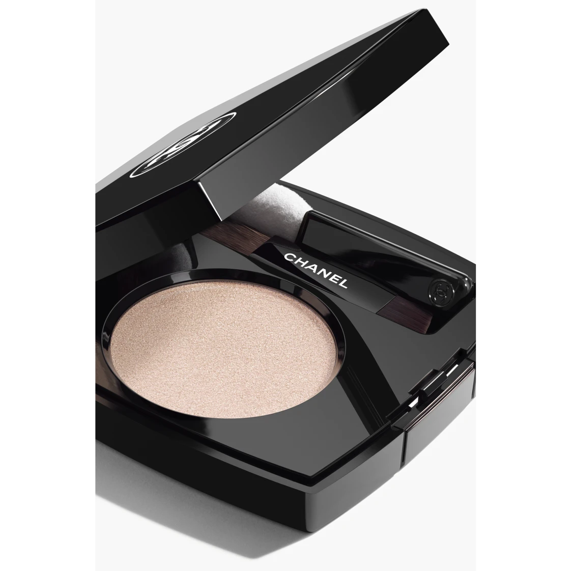 Chanel OMBRE ESSENTIELLE Multi-Use Longwearing Eyeshadow