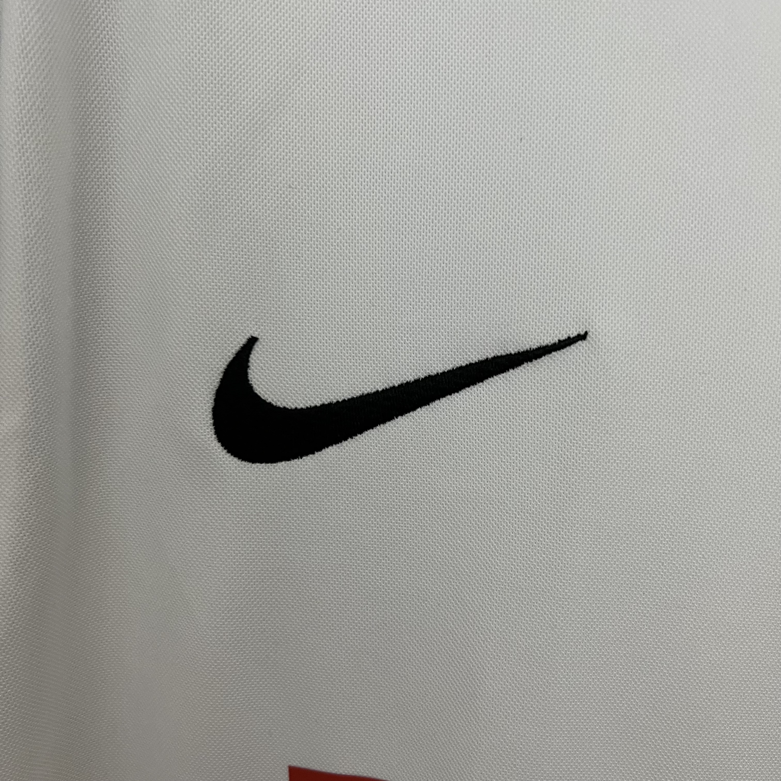 2003/2004 Valencia Home Retro Football Shirt