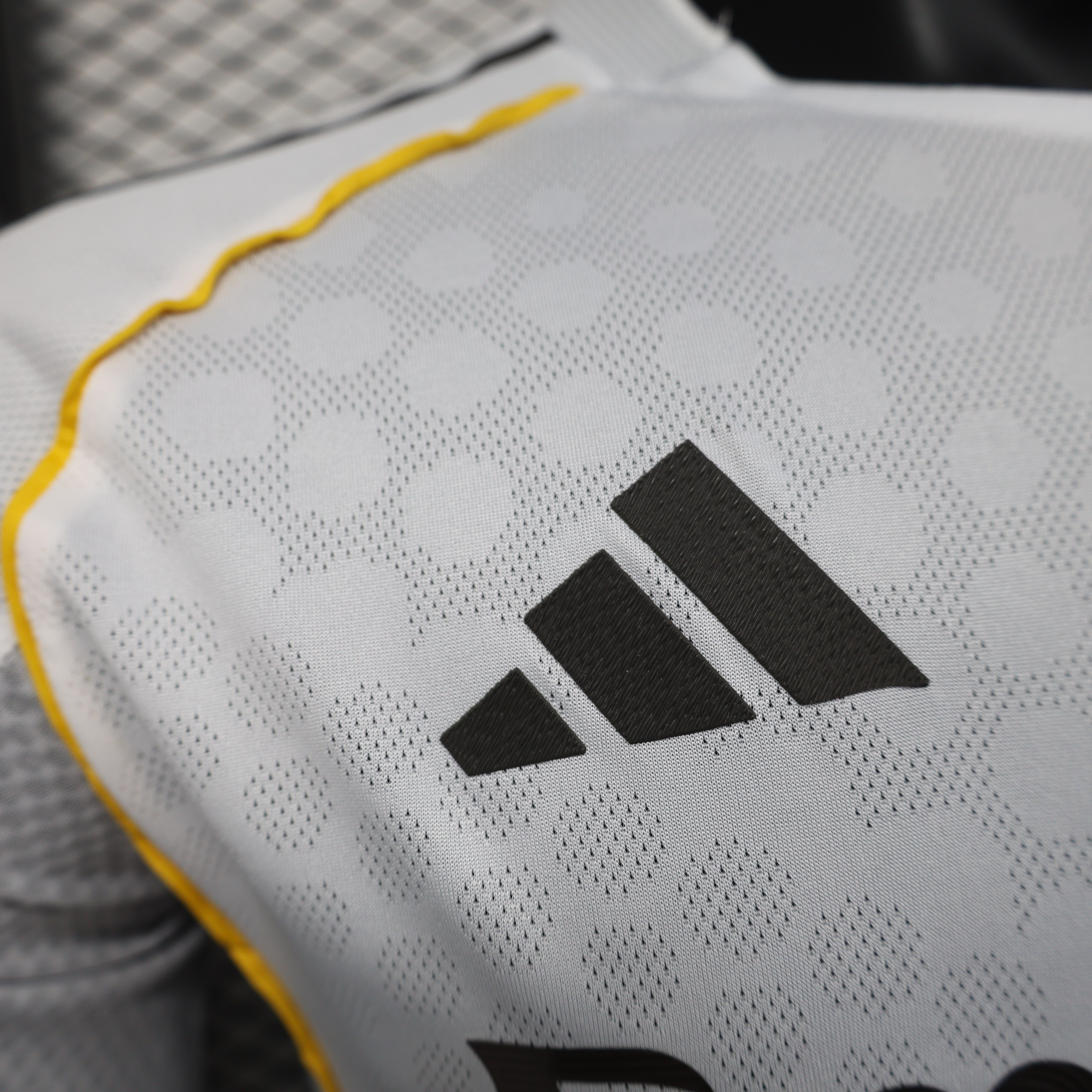 2025/2026 Real Madrid Home Long Sleeve Football Shirt (Player Edition）