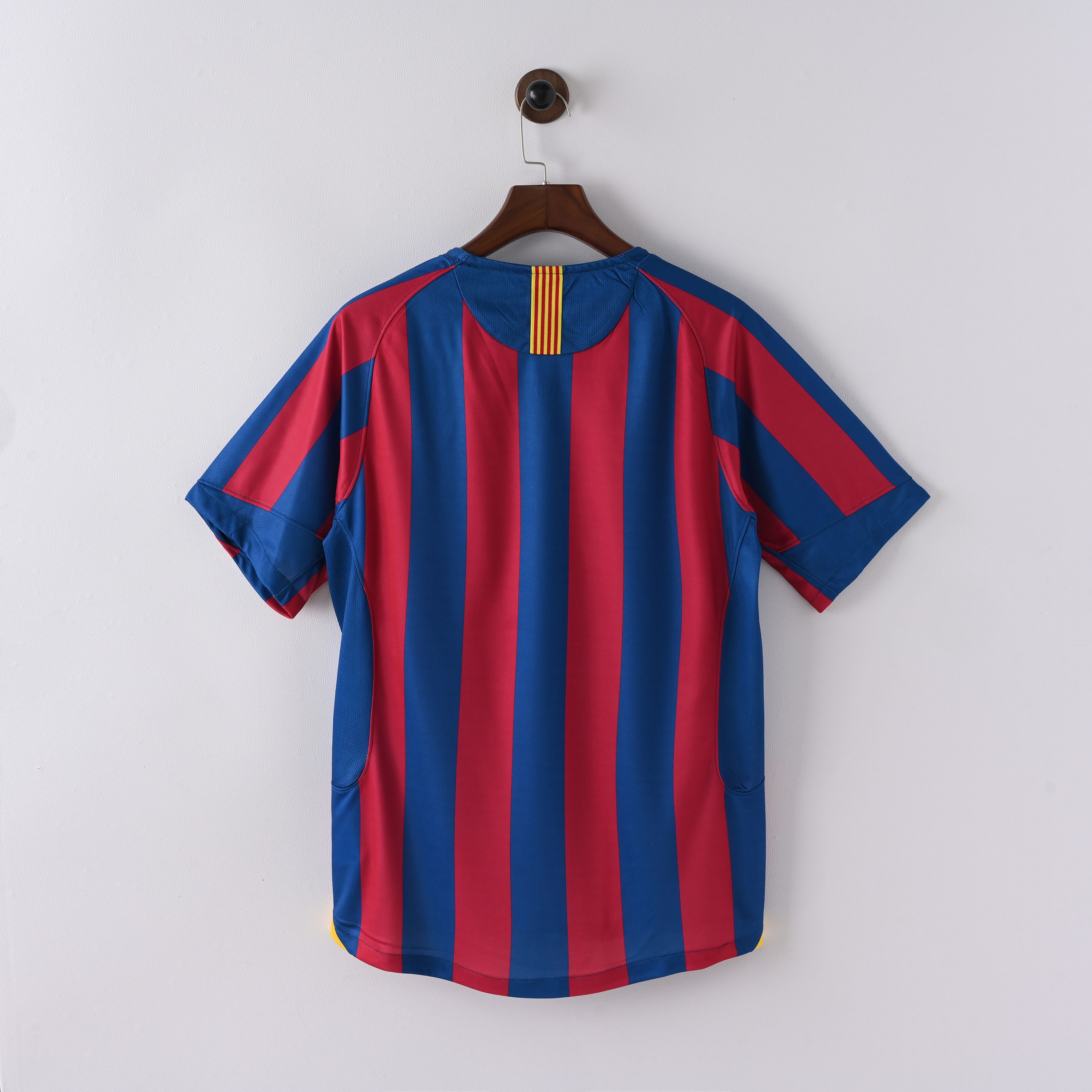 2005/2006 Barcelona Home Retro Football Shirt