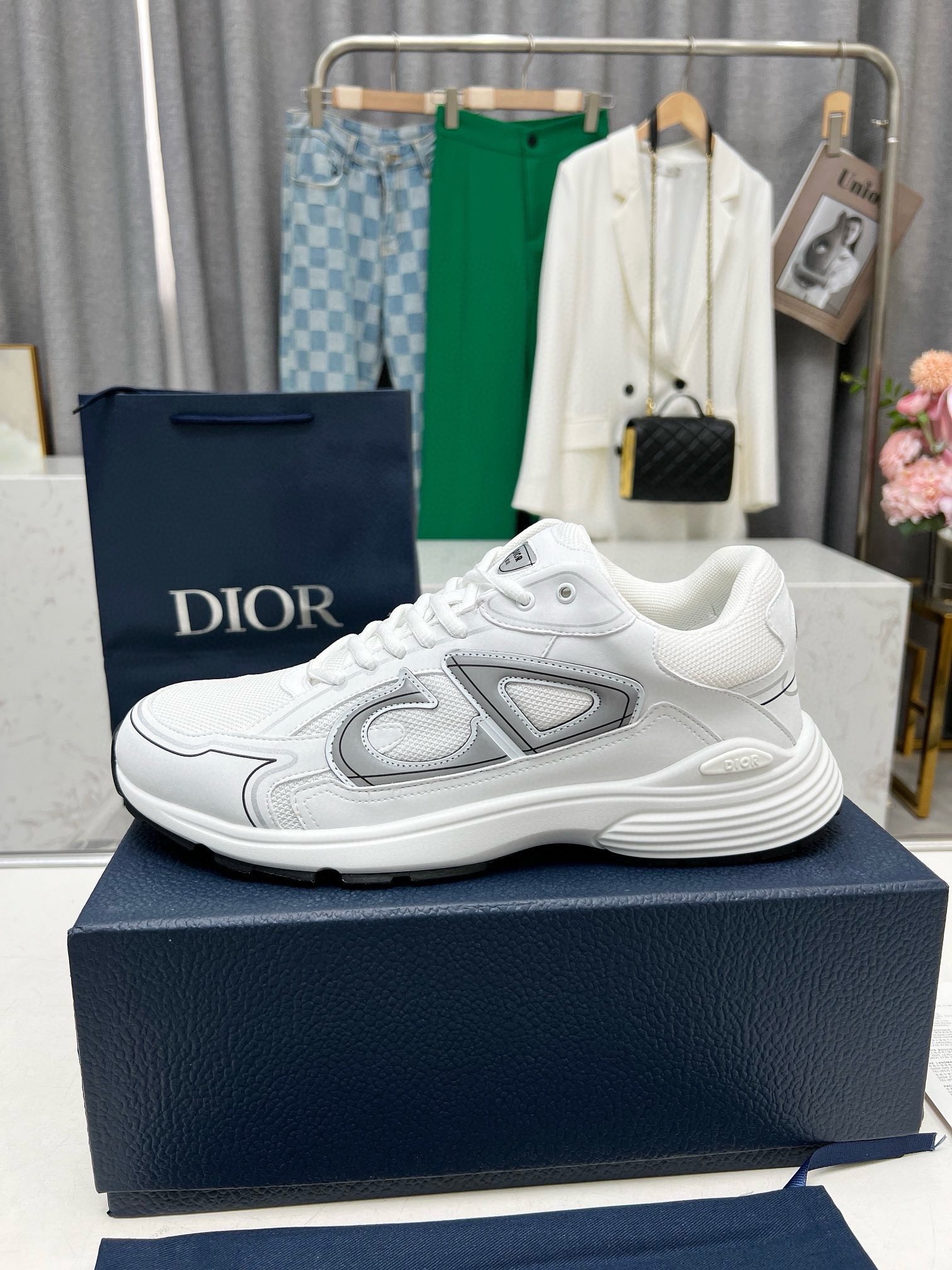 Christian Dior B30