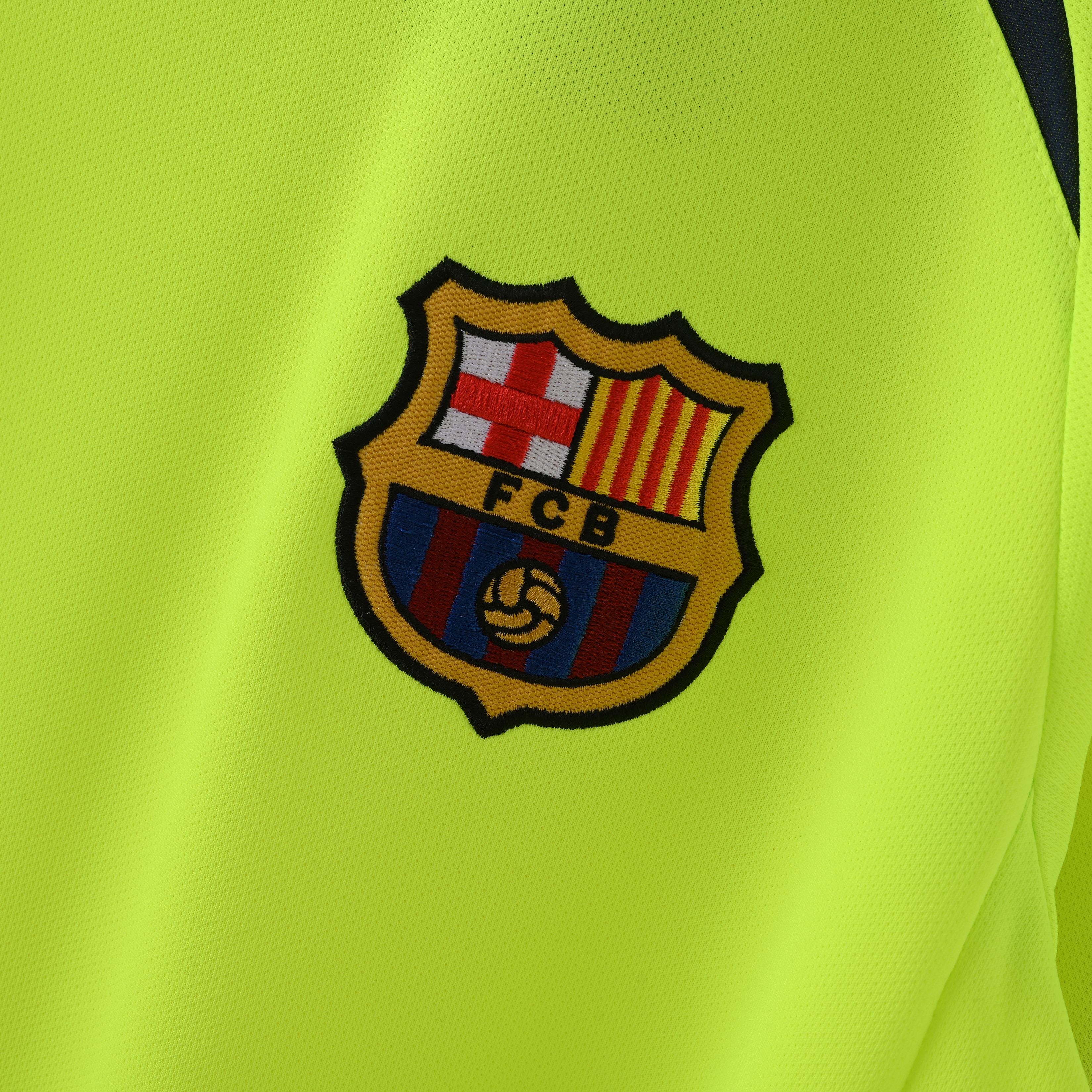 2005/2006 Barcelona Away Retro Football Shirt