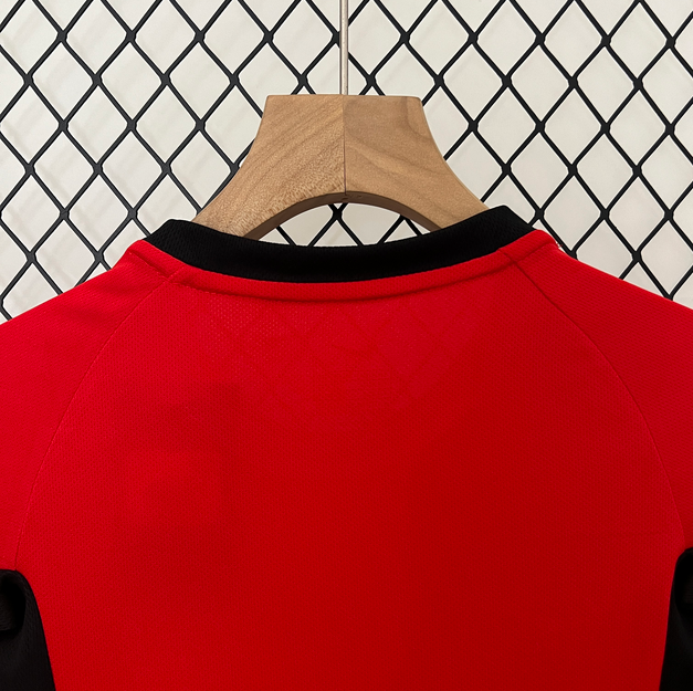 02/04 Manchester United home ground Retro Football Soccer Kids Kit