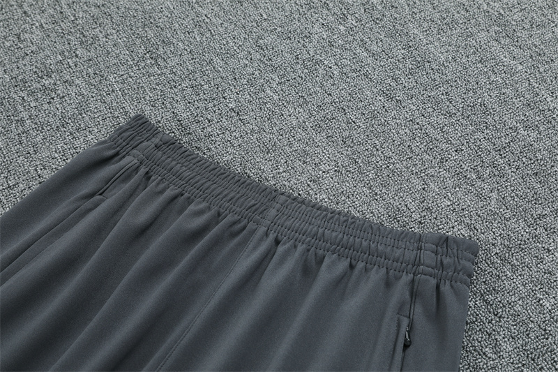 2025/2026 Bayern Munich Half Zip Suit (Adult kit)