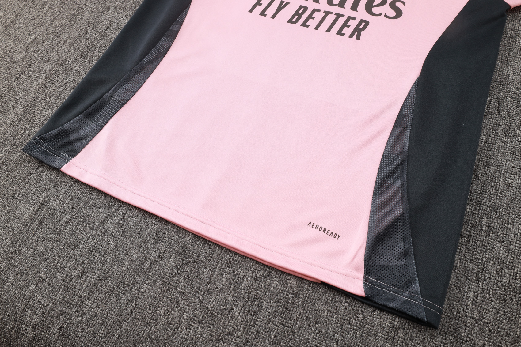 2024/2025 Real Madrid Pink Adult Half Zip Training Kit (Adult Kit)