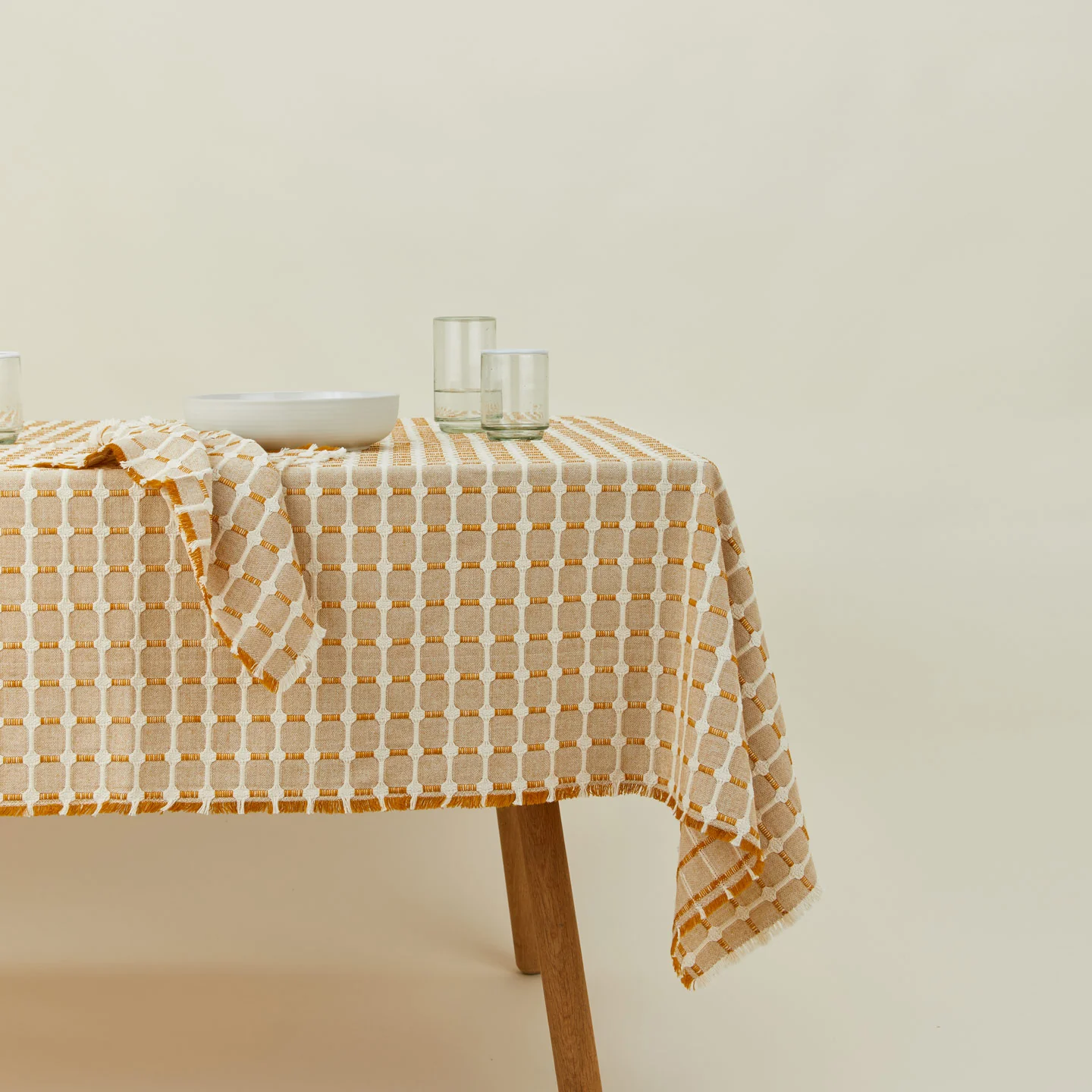 Hopsack Fringed Tablecloth - Honey
