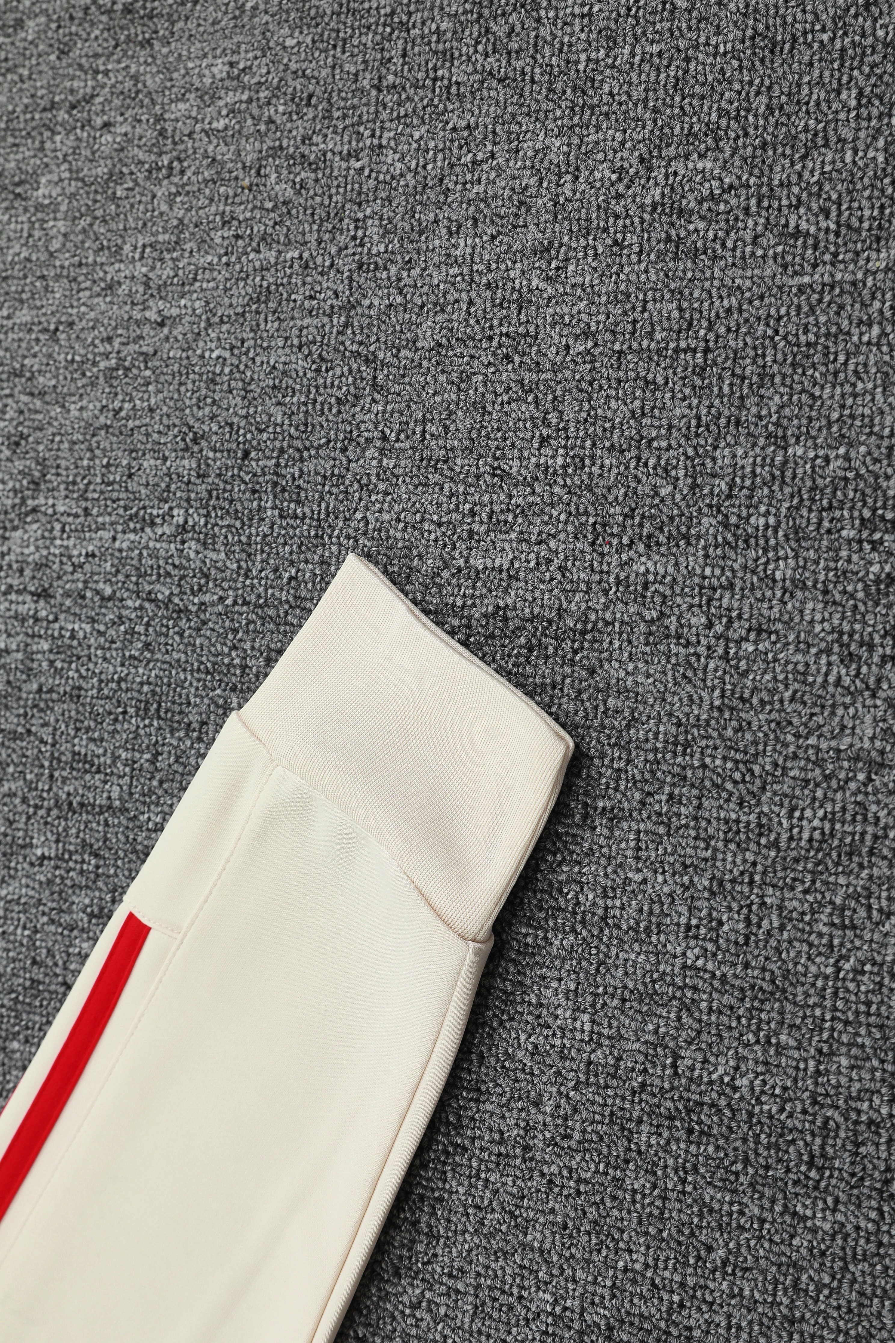 2025/2026 Bayern Munich Adult Long Sleeve Hood Kit