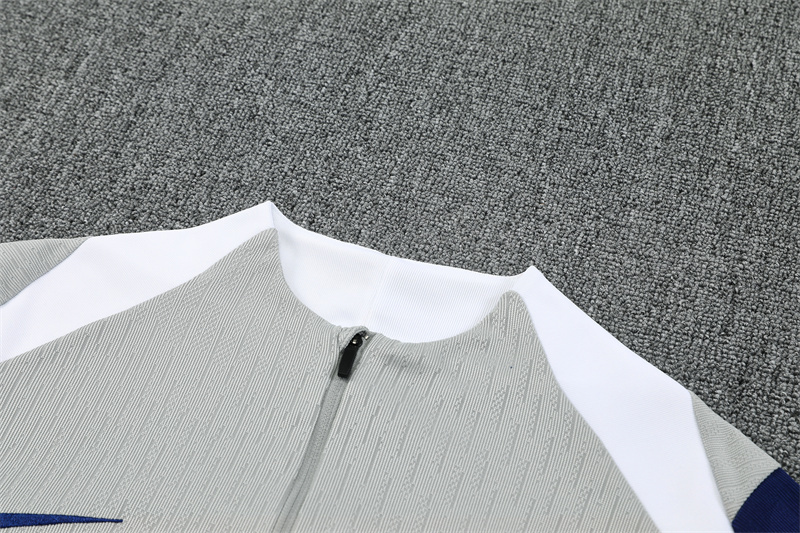 2025/2026 Tottenham Kids Half Zip Training Clothes (Kids Kit)