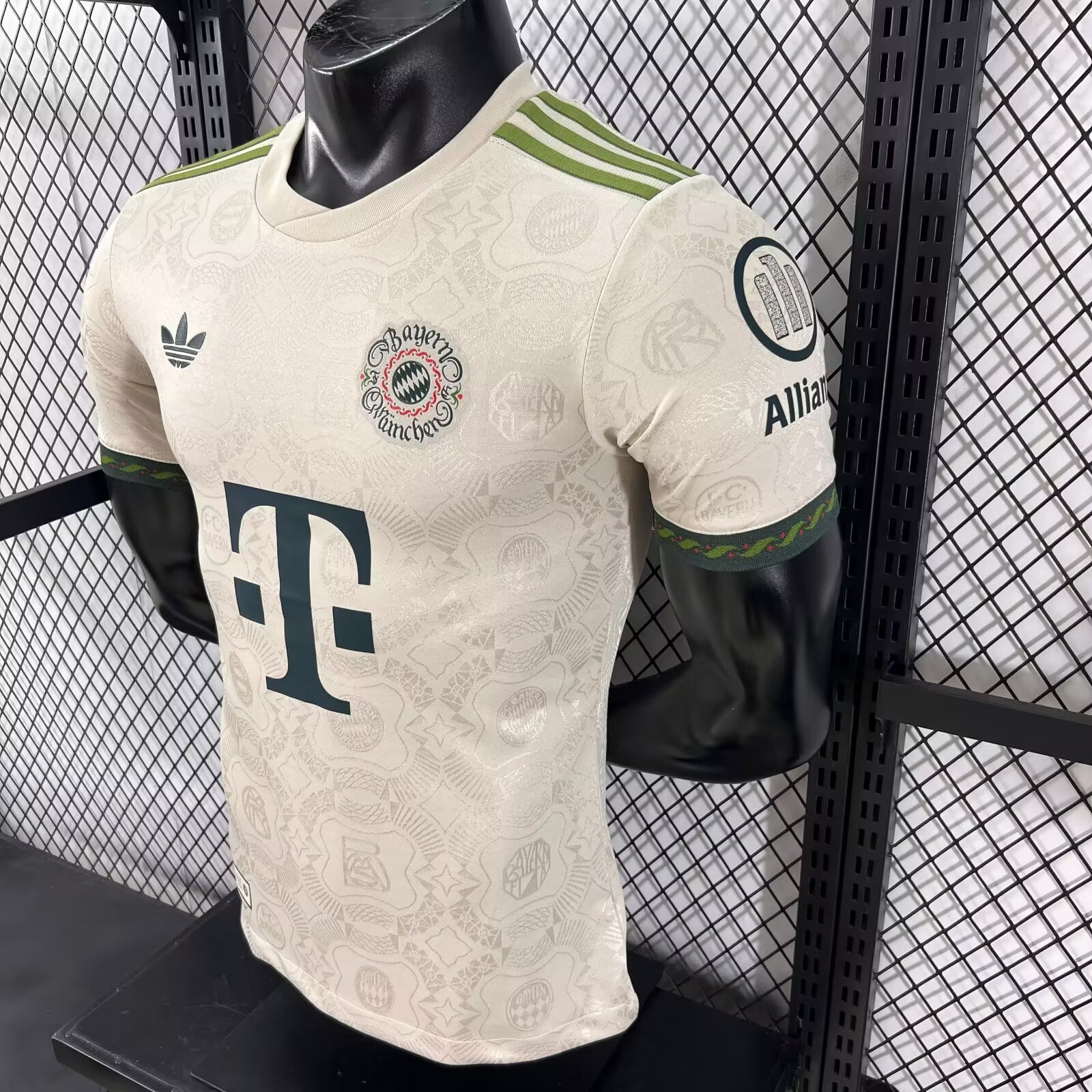 2025/2026 Bayern Munich Oktoberfest Special Edition Football Shirt (Player Edition)