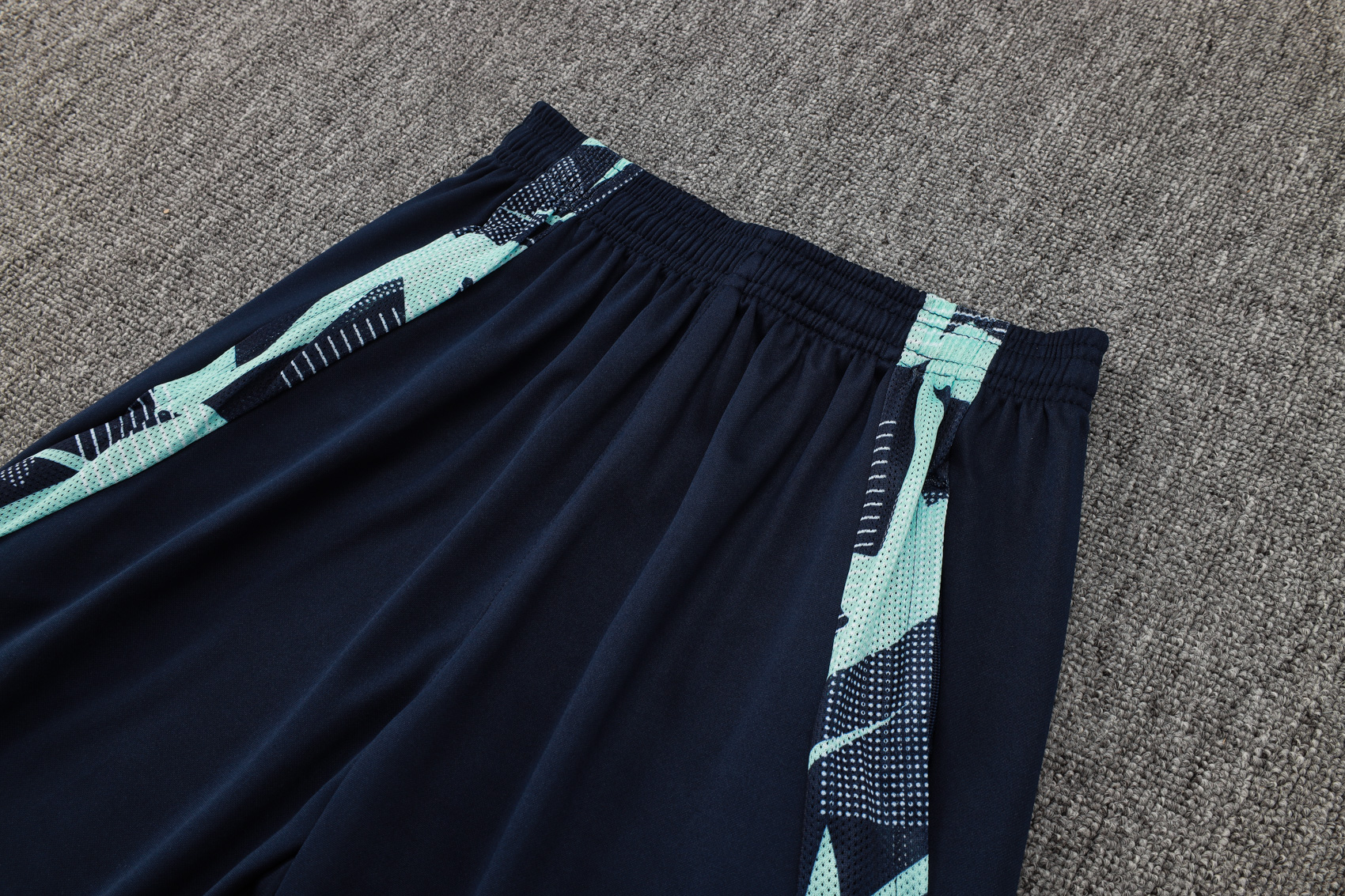 2024/2025 Real Madrid Light Green Adult Half Zip Training Kit (Adult Kit)