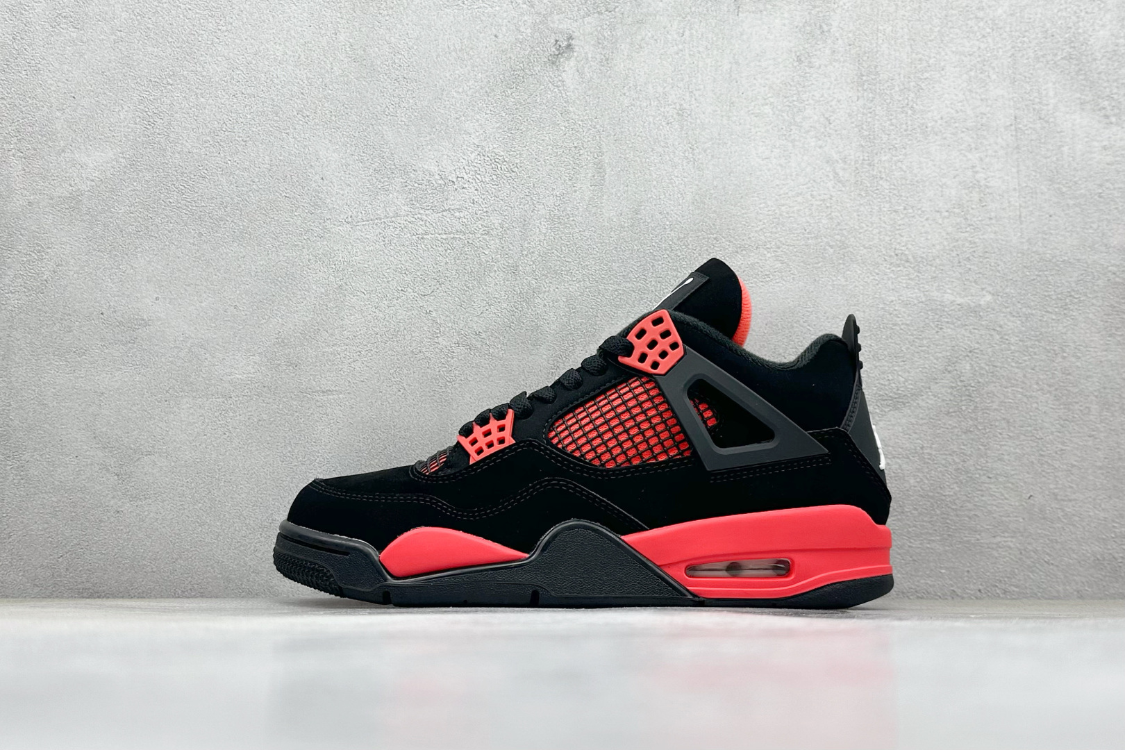Nike Air Jordan AJ4