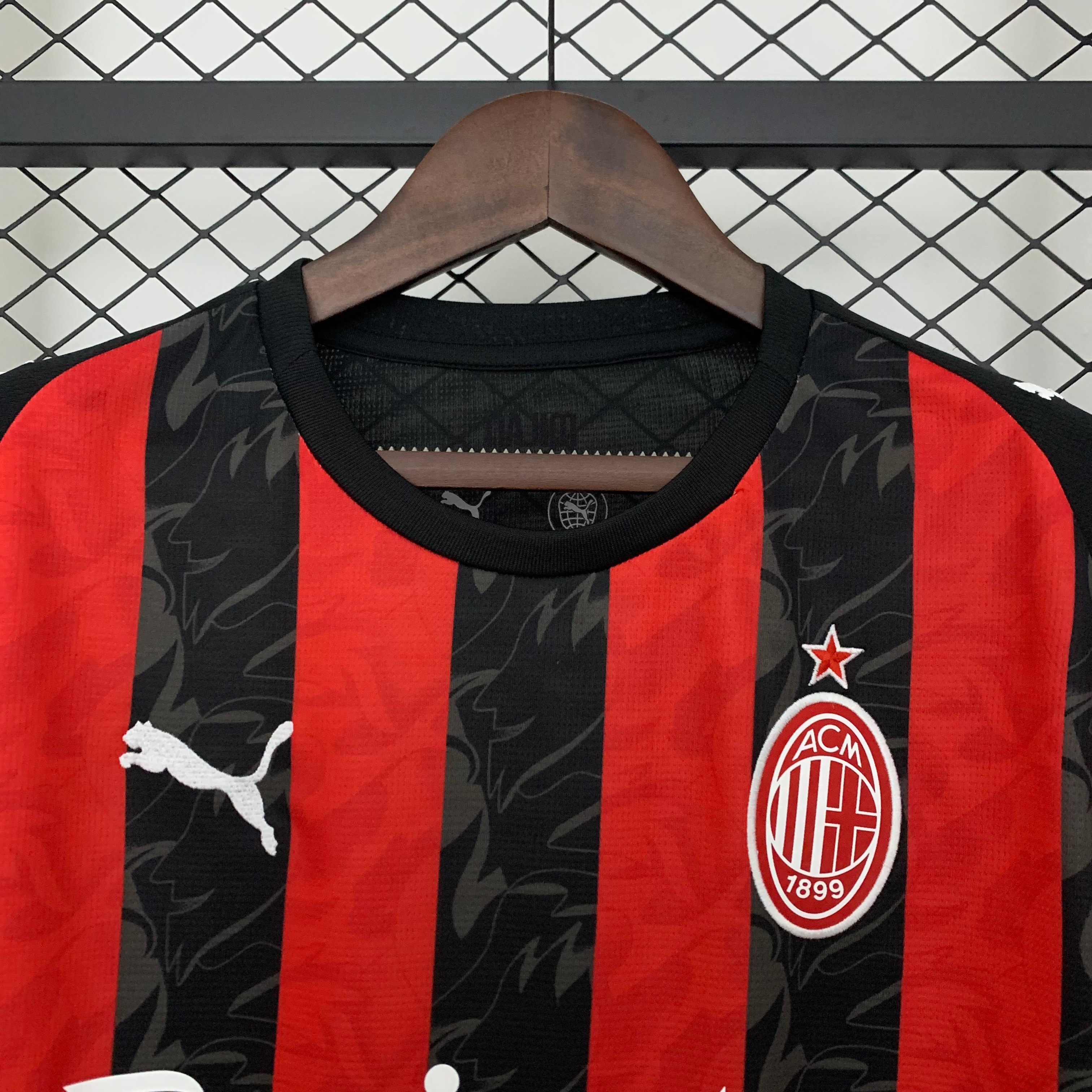 2025/2026 AC Milan Home Football Shirt (Fan Edition)